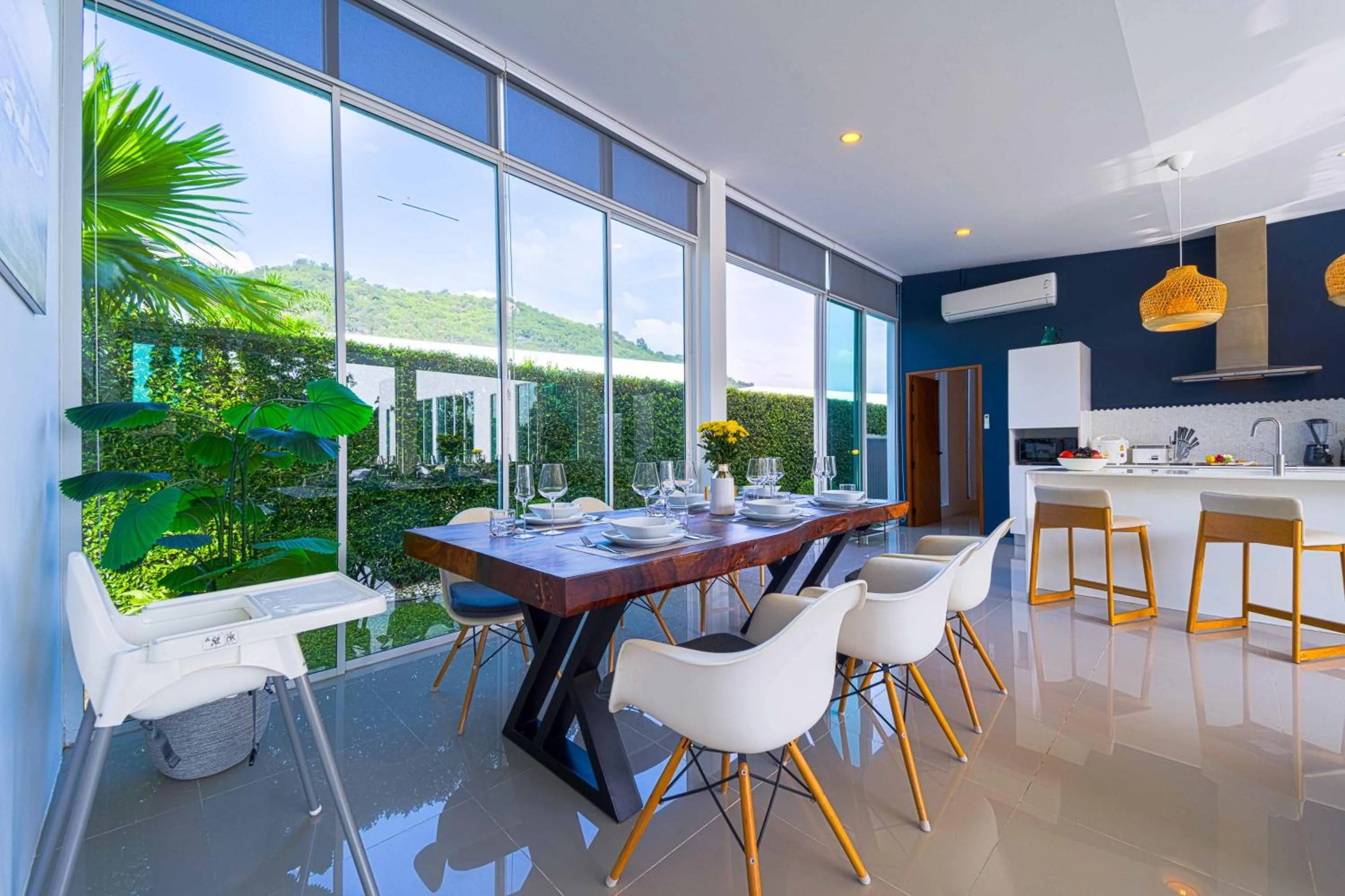 Dining area in Harmony Villa 5 Bedroom Modern Pool Villa - KH-A7
