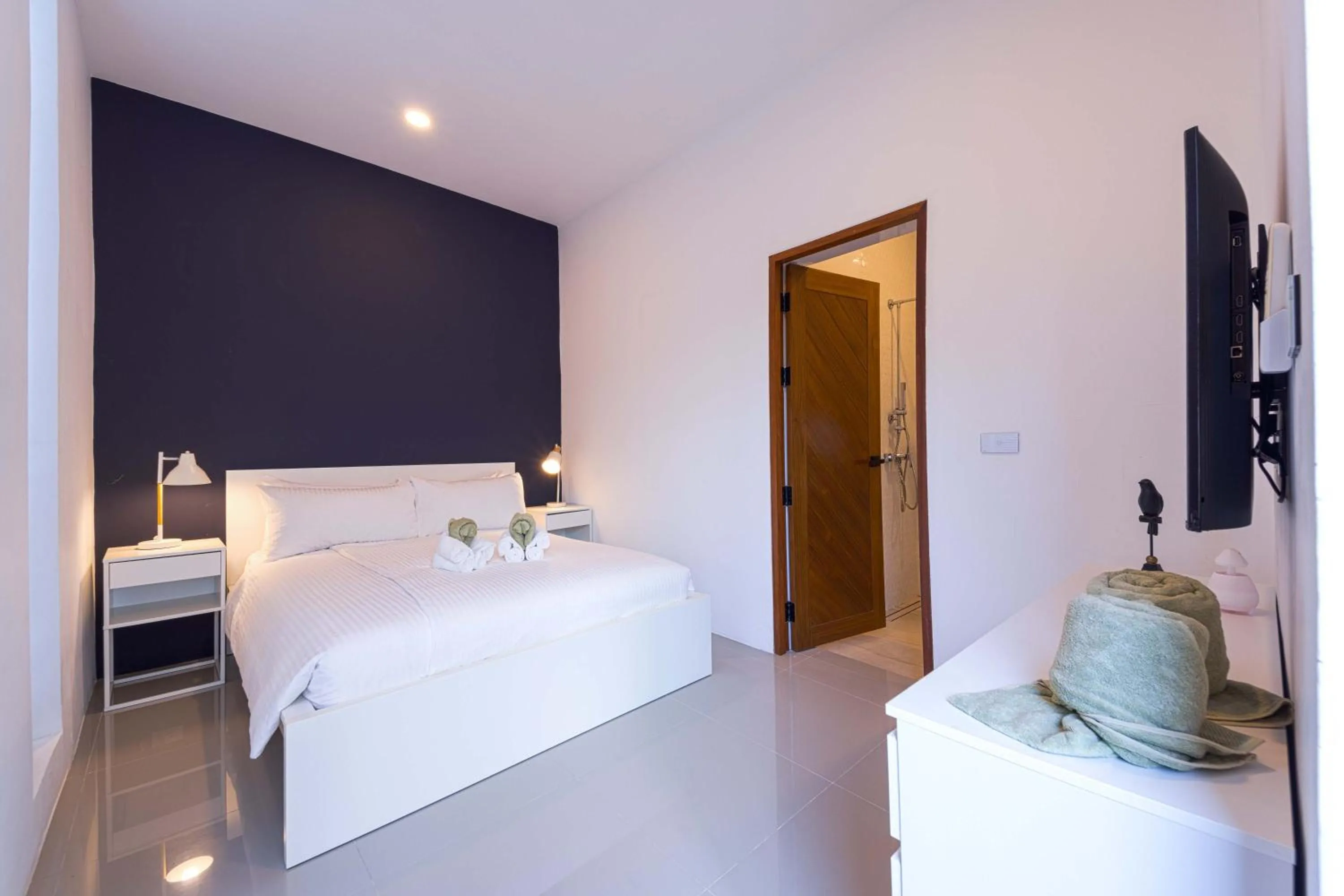 Bedroom, Bed in Harmony Villa 5 Bedroom Modern Pool Villa - KH-A7