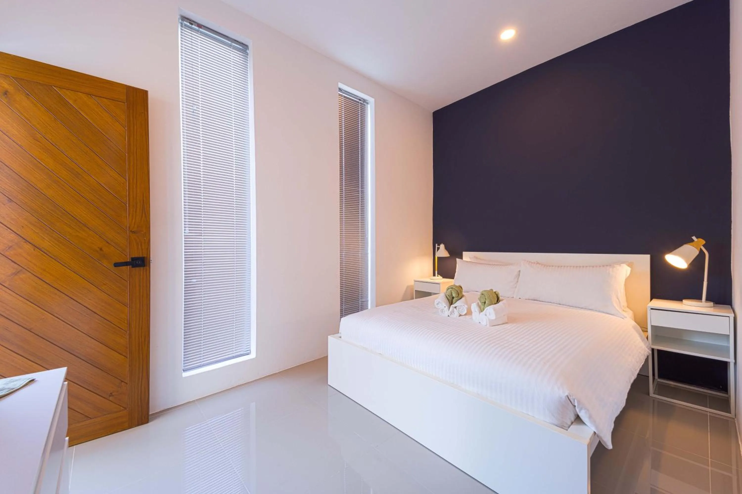 Bedroom, Bed in Harmony Villa 5 Bedroom Modern Pool Villa - KH-A7