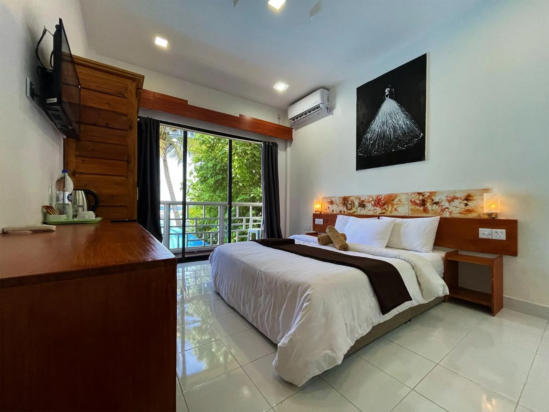 Photo of the whole room, Bed in Paradise Retreat, Maafushi