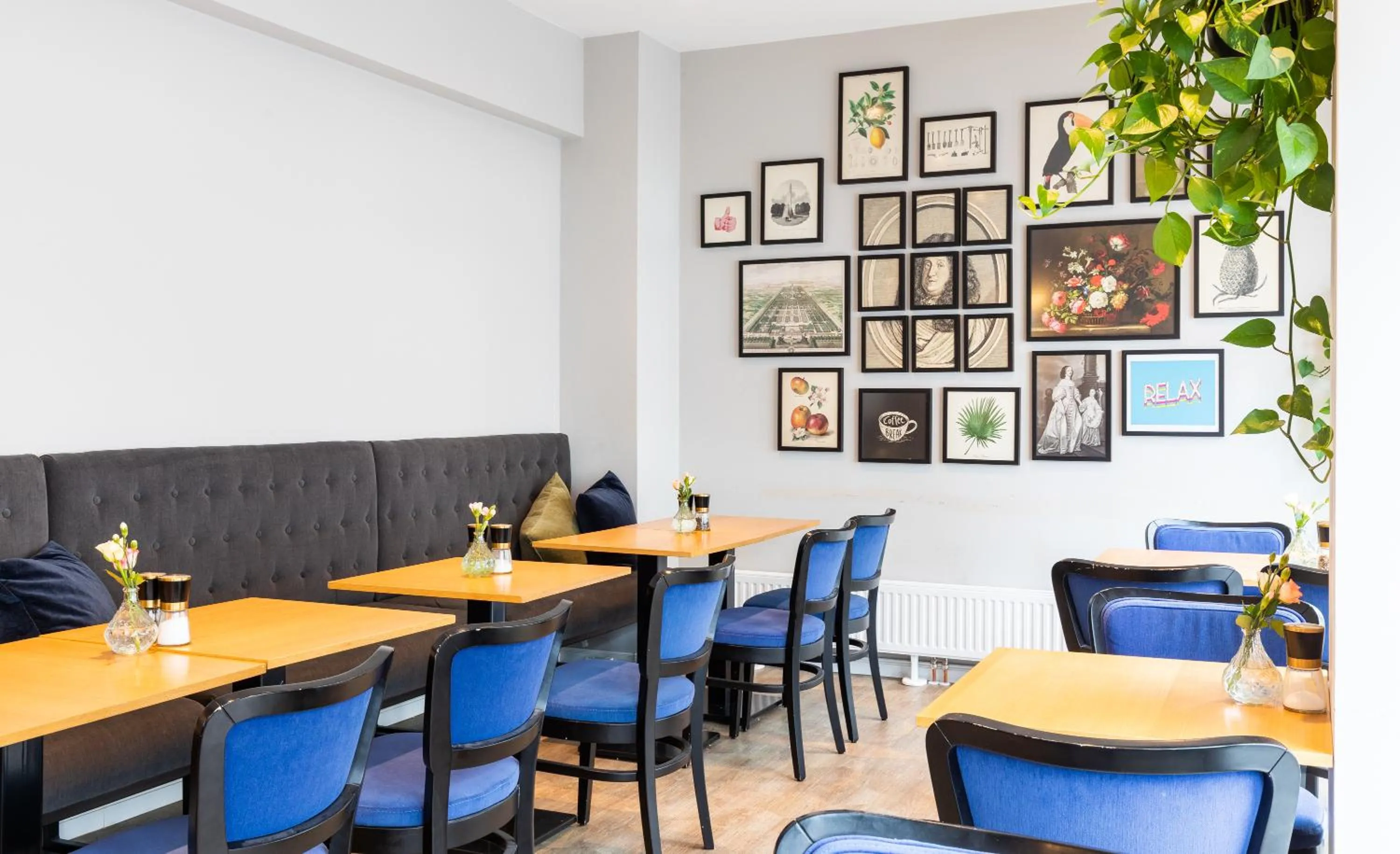 Restaurant/places to eat in YORS Boutique Hotel