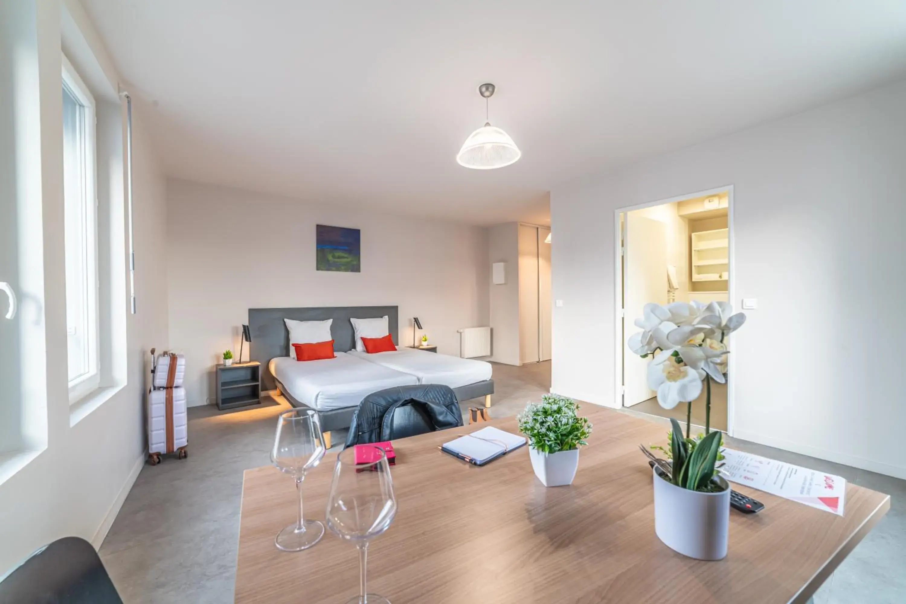 Superior Studio in Break and Home Campus Condorcet Maison des chercheurs Superior Studio in Break and Home Campus Condorcet Maison des chercheurs