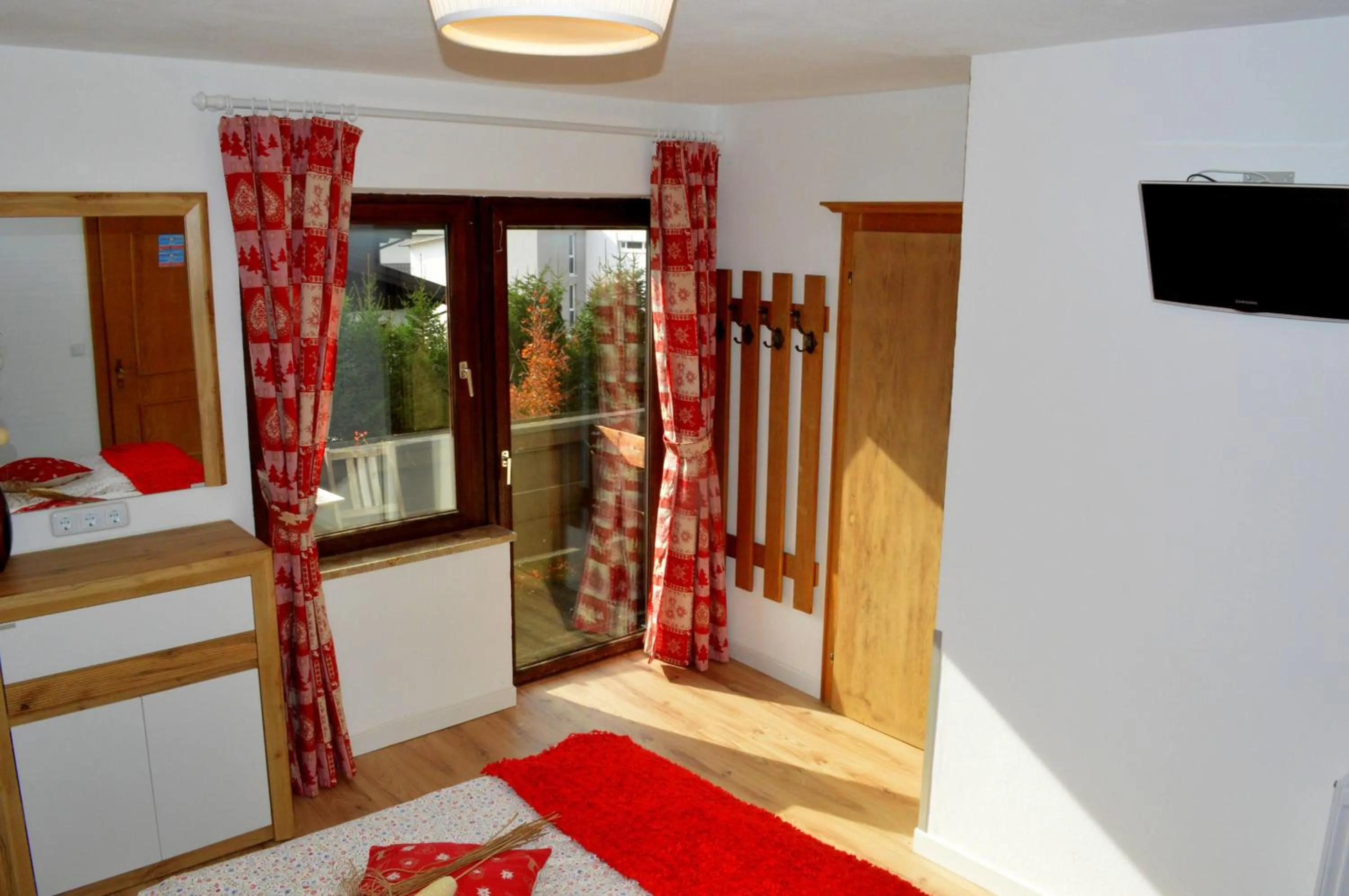 Photo of the whole room, Bed in Haus Susanne