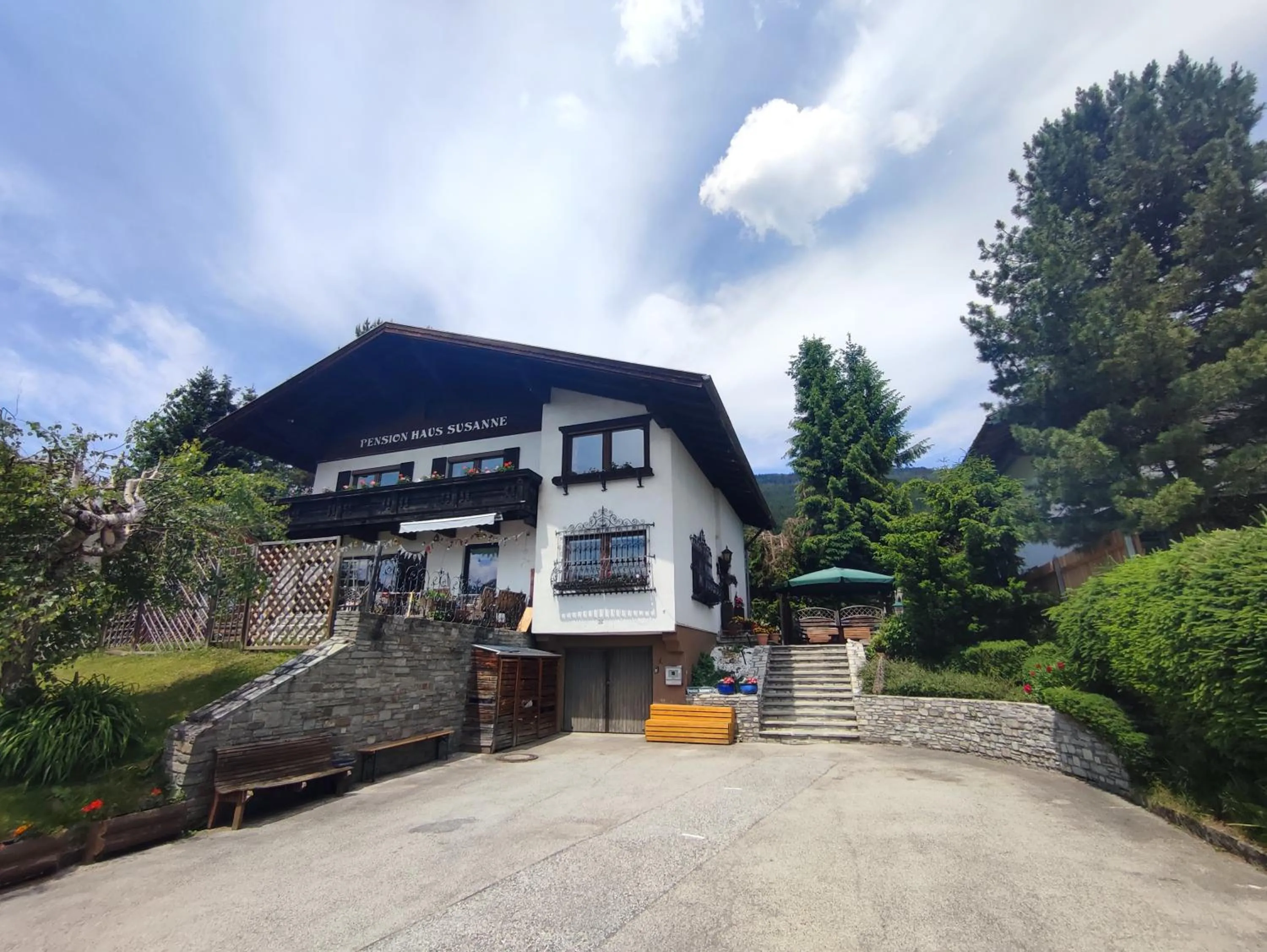 Property building in Haus Susanne