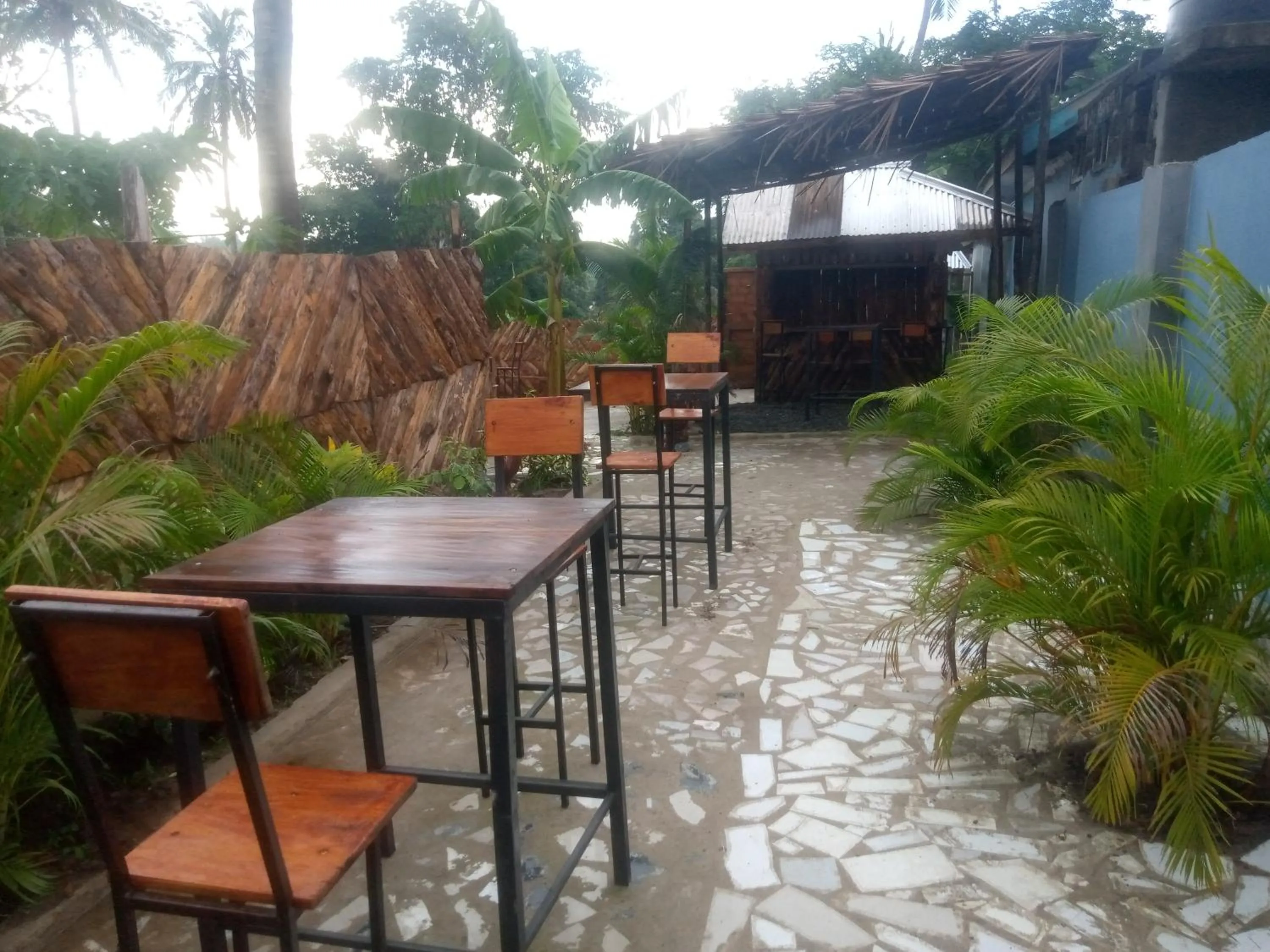 Kicec bar and guest house airport