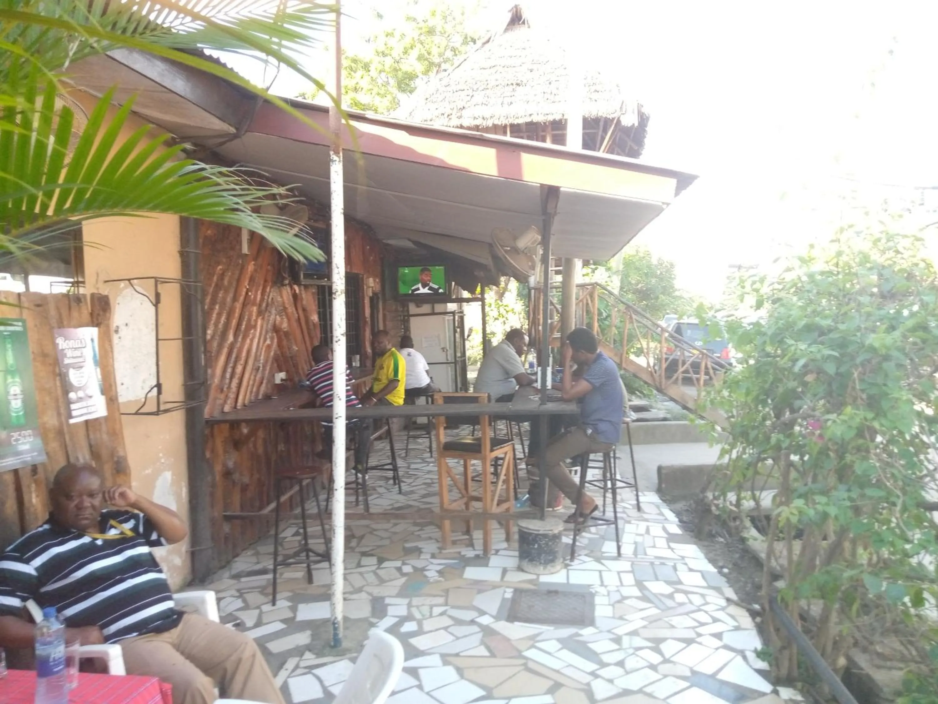 Lounge or bar in Kicec bar and guest house airport
