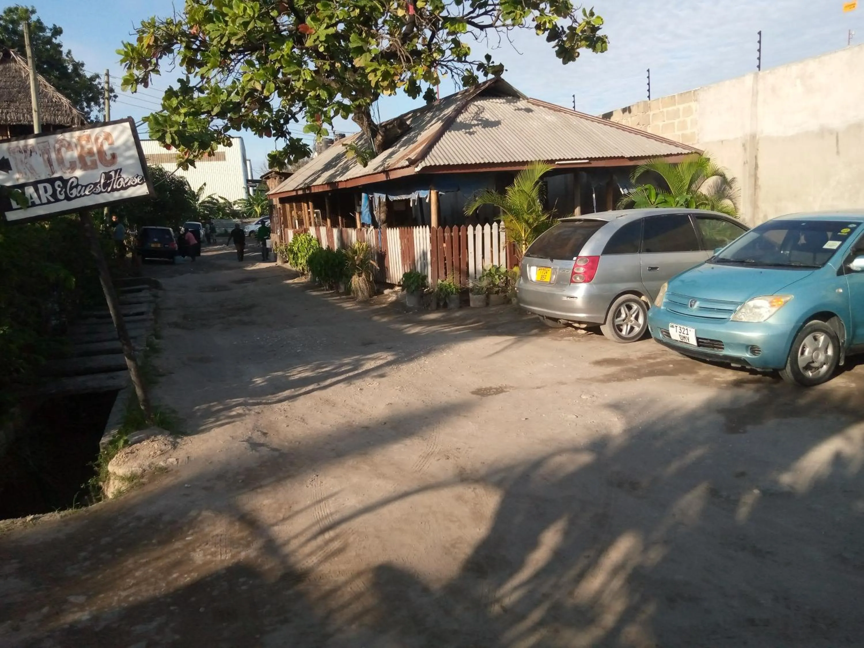 Kicec bar and guest house airport