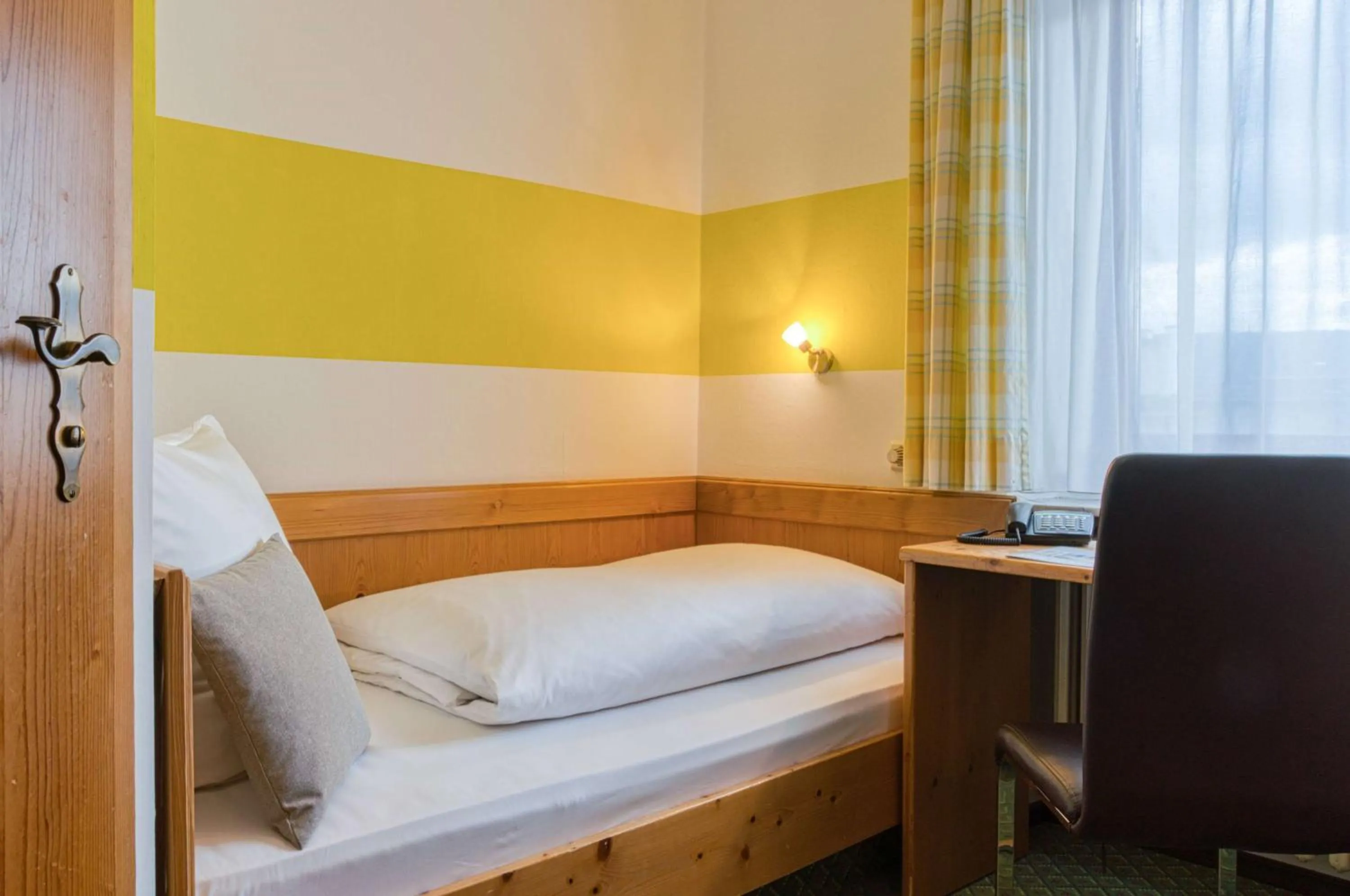 Photo of the whole room, Bed in Sautter Hotel Stuttgart City