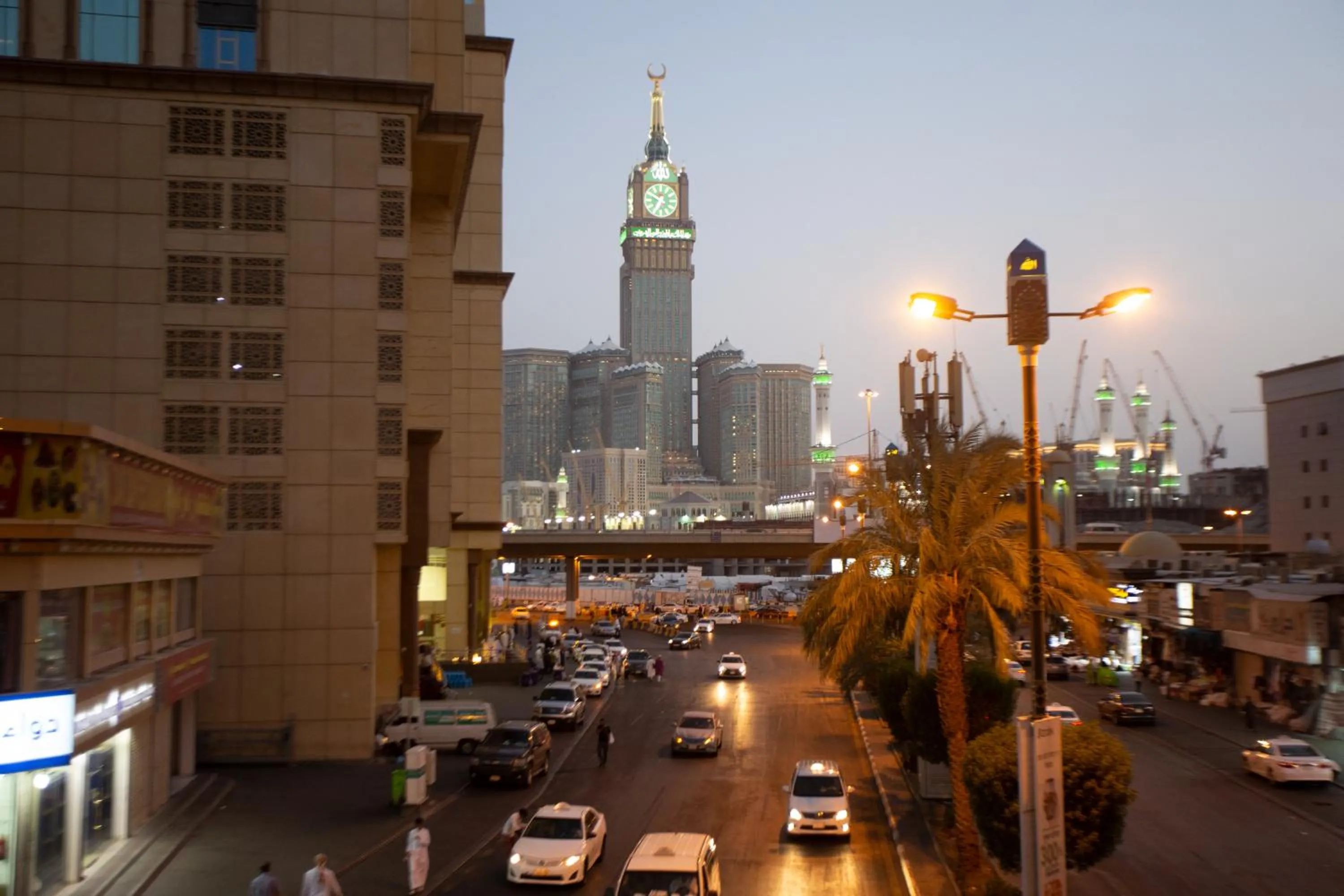 Quiet street view in Manarat Gaza Hotel - Al Haram Tower