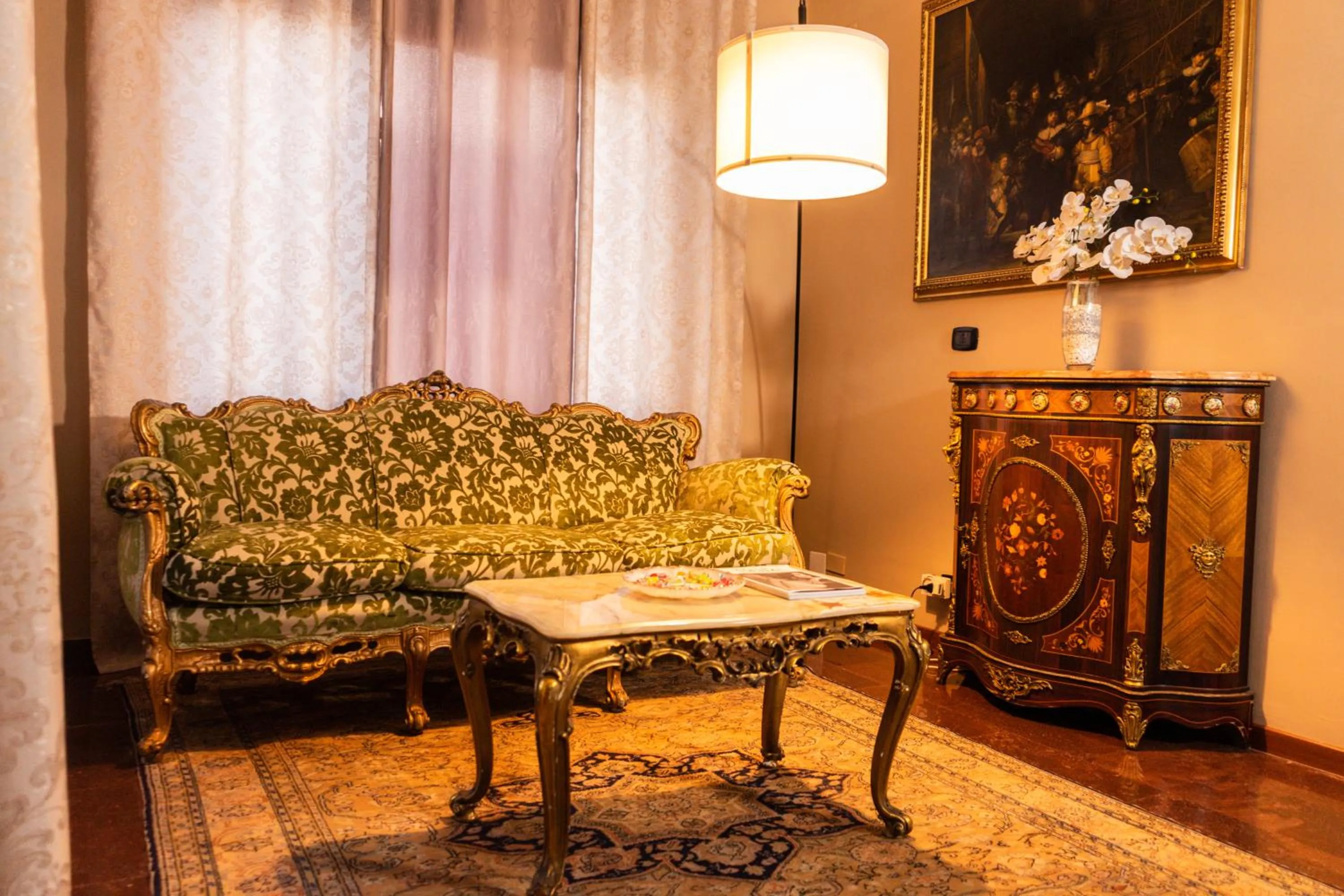 Communal lounge/ TV room in B&B L'EDEN