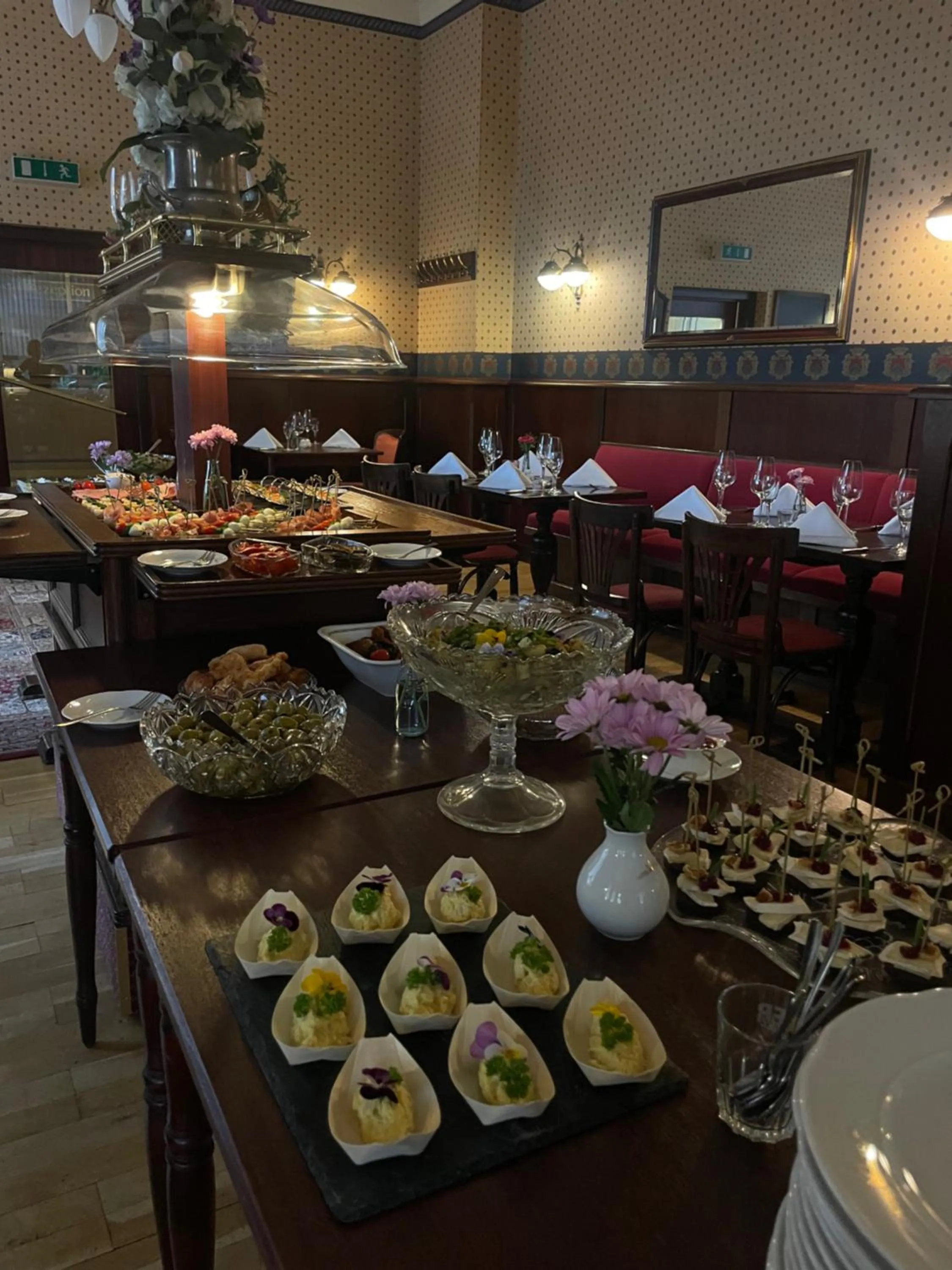 Food and drinks in Hotel Krone