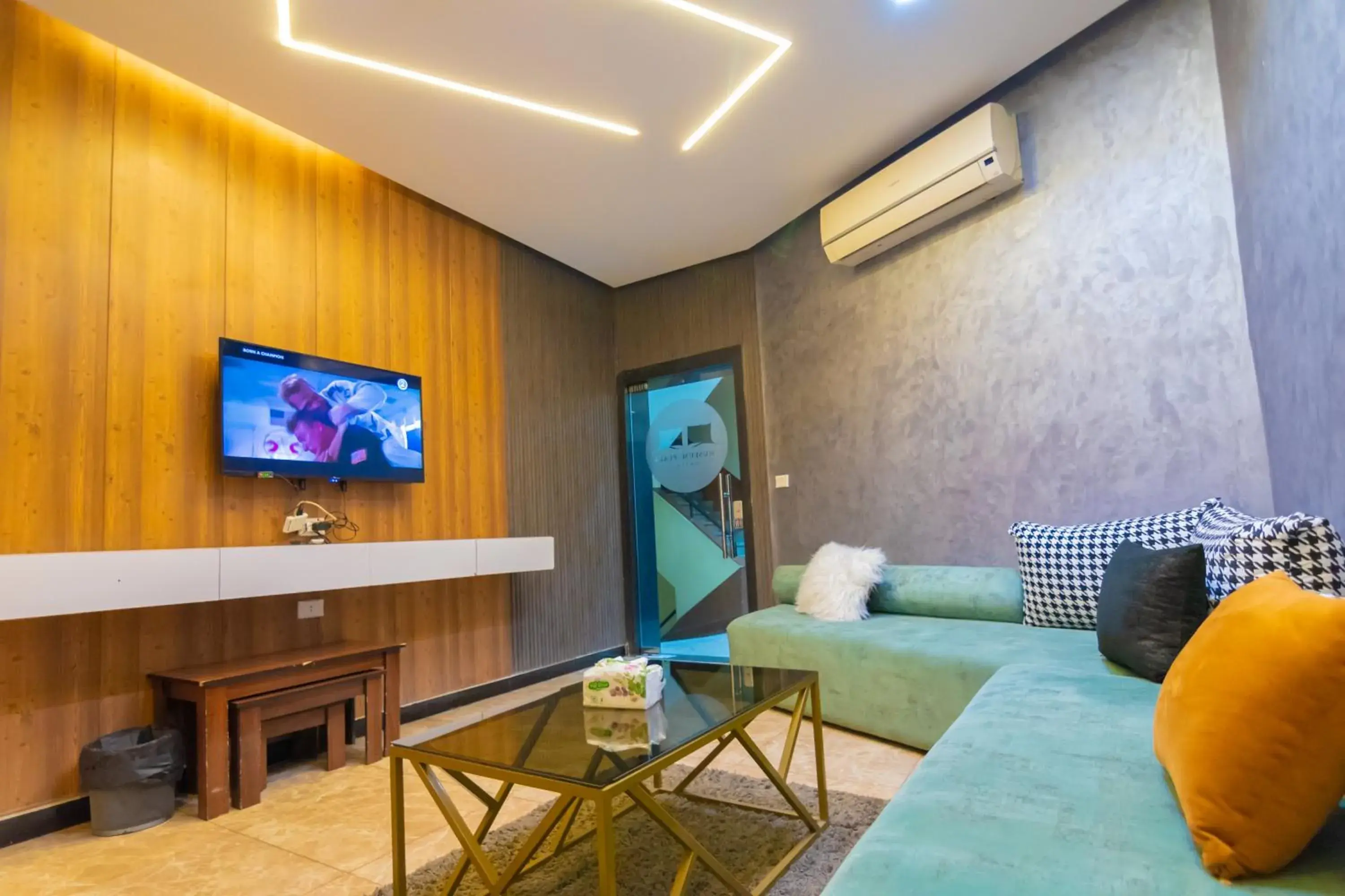 Property building in Museum Plaza Property building in Museum Plaza