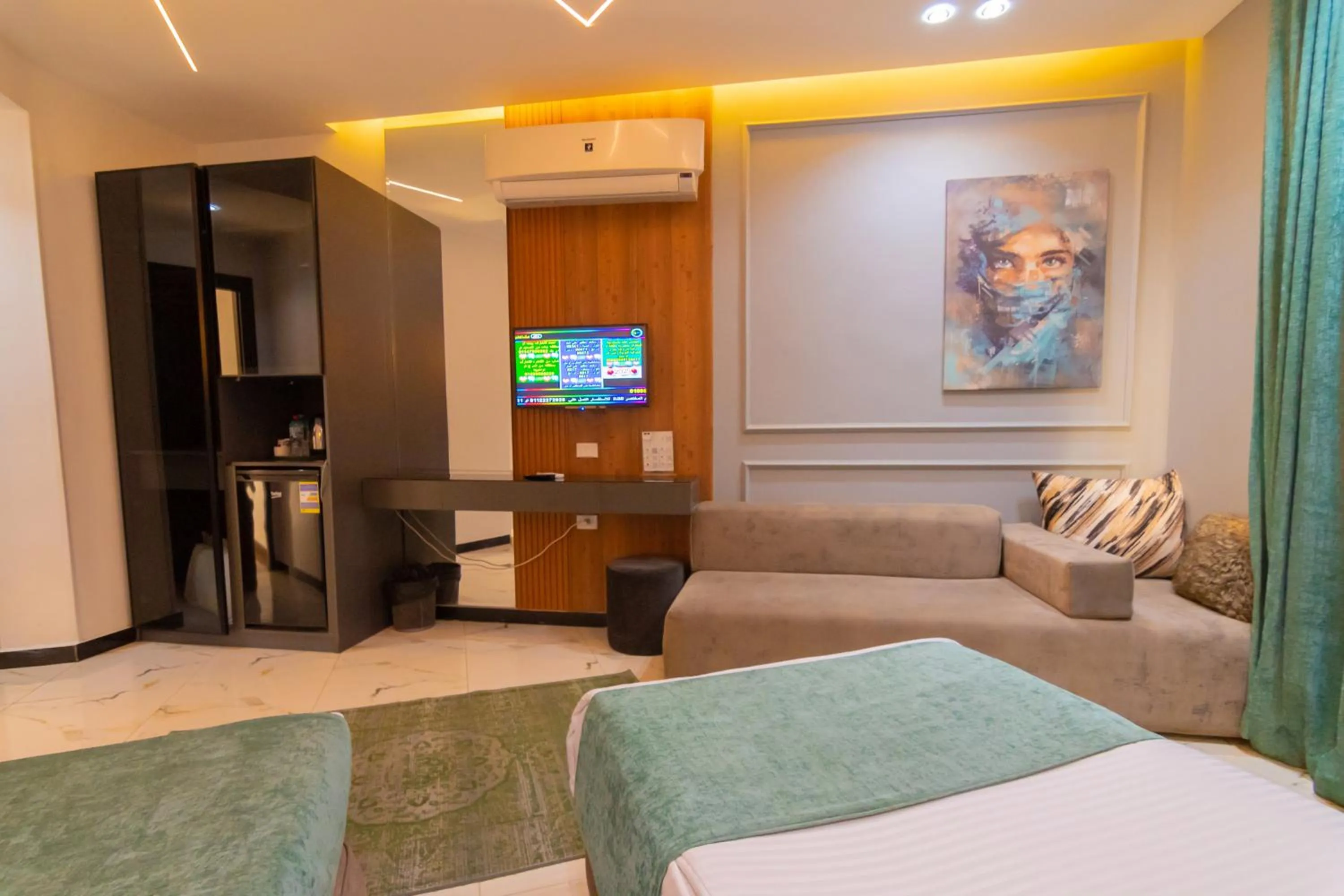 Bedroom, Bed in Museum Plaza