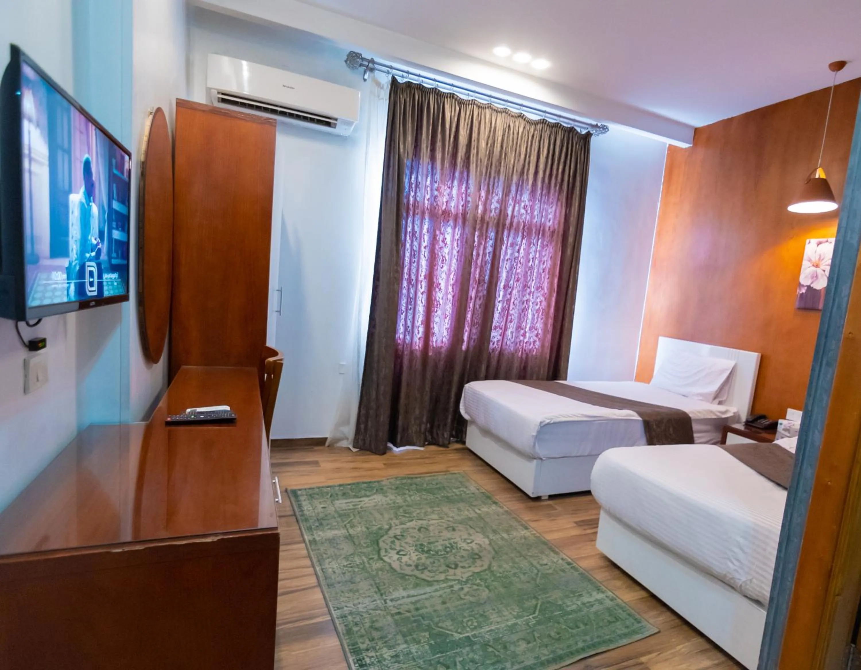 Bedroom, Bed in Museum Plaza