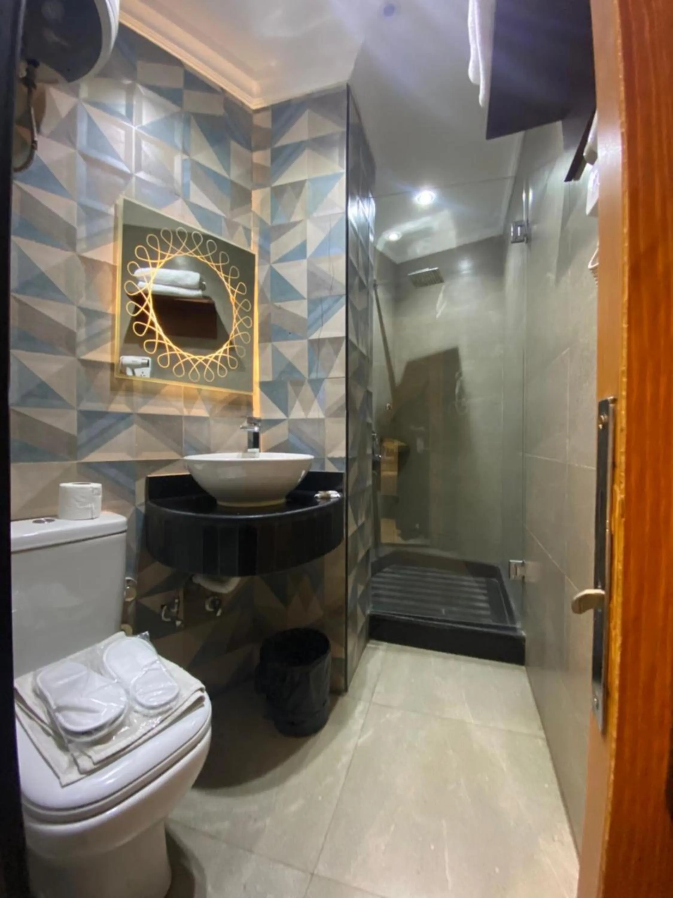 Bathroom in Museum Plaza