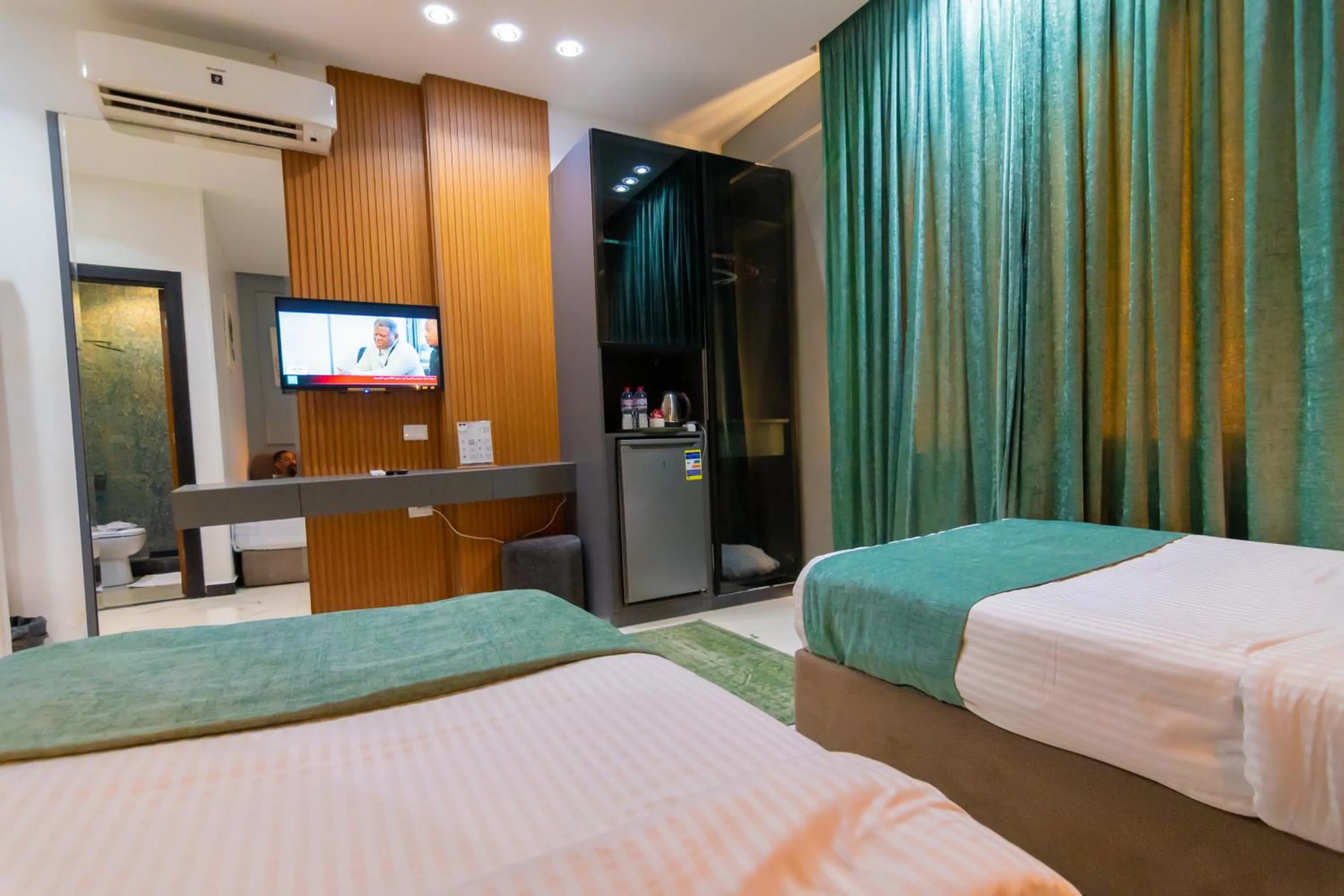 Bedroom, Bed in Museum Plaza