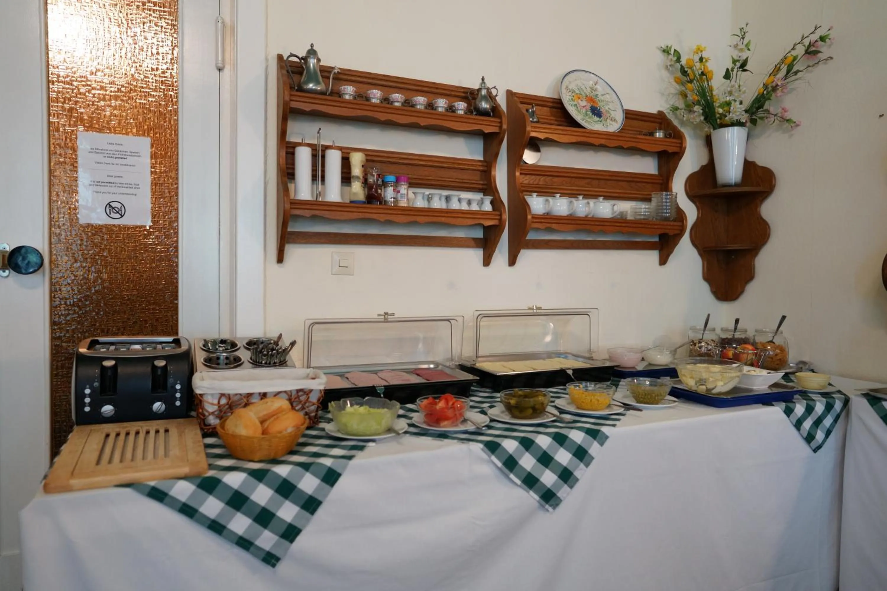 Buffet breakfast in Hotel Xantener Eck