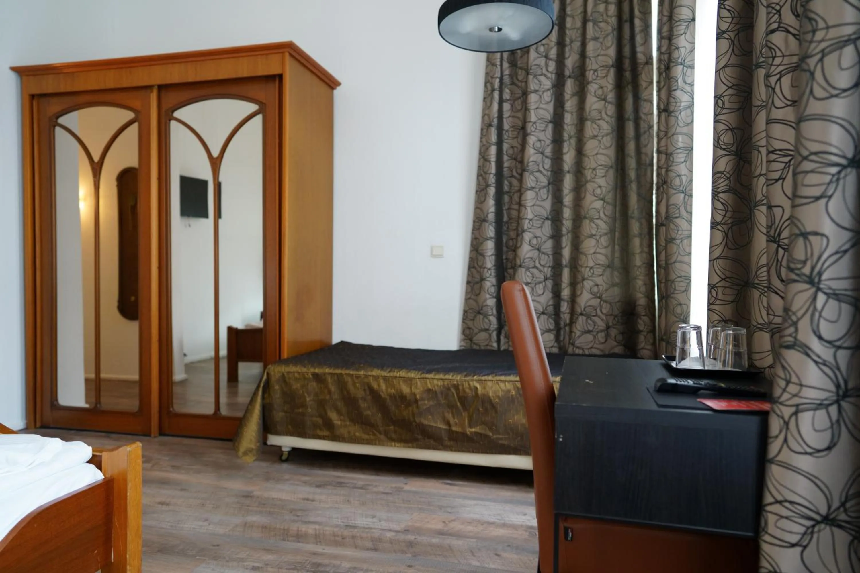 Photo of the whole room, Bed in Hotel Xantener Eck