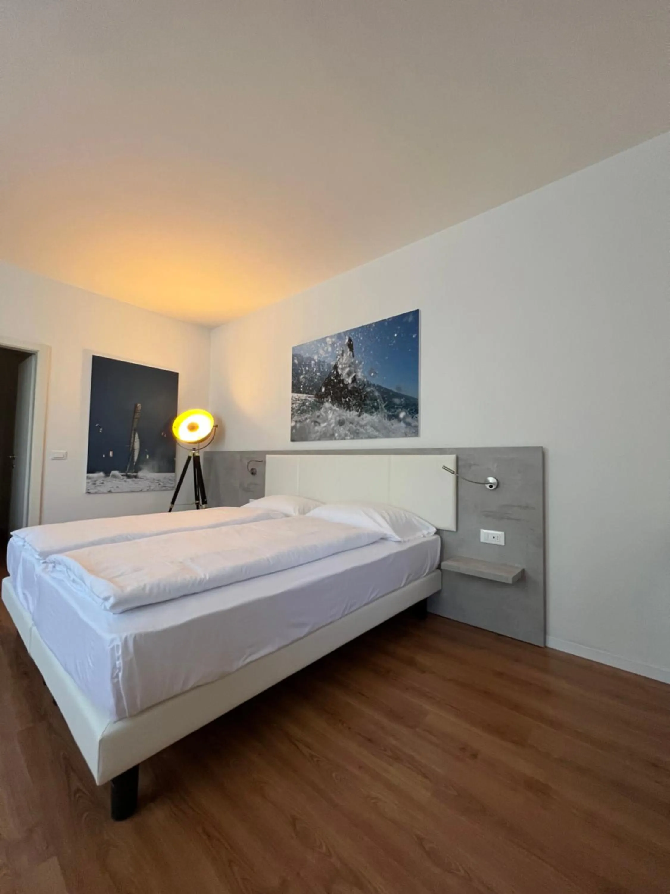 Bedroom, Bed in Wind Hotel