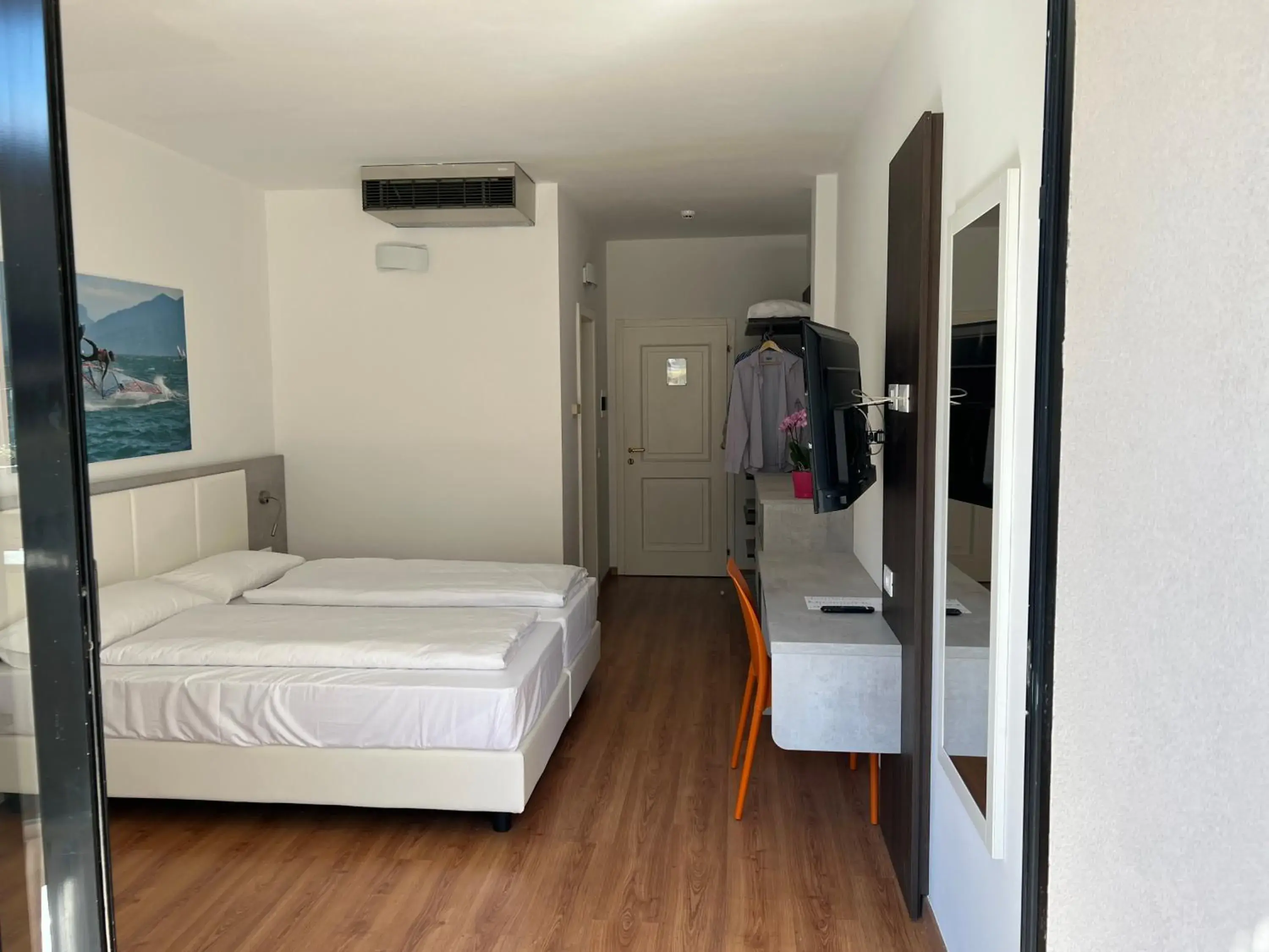 Twin Room with Mountain View in Wind Hotel Twin Room with Mountain View in Wind Hotel