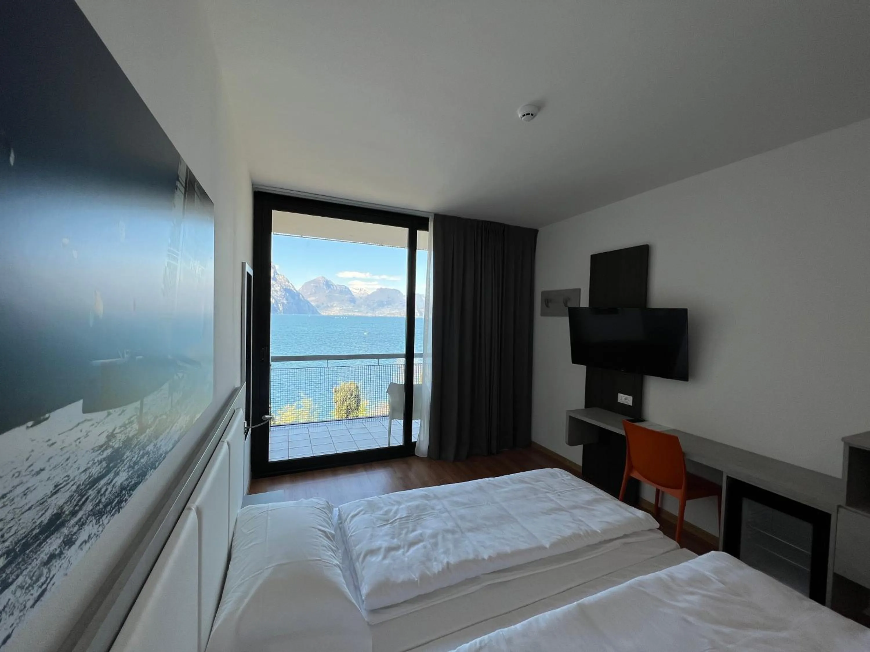 Bedroom, Bed in Wind Hotel