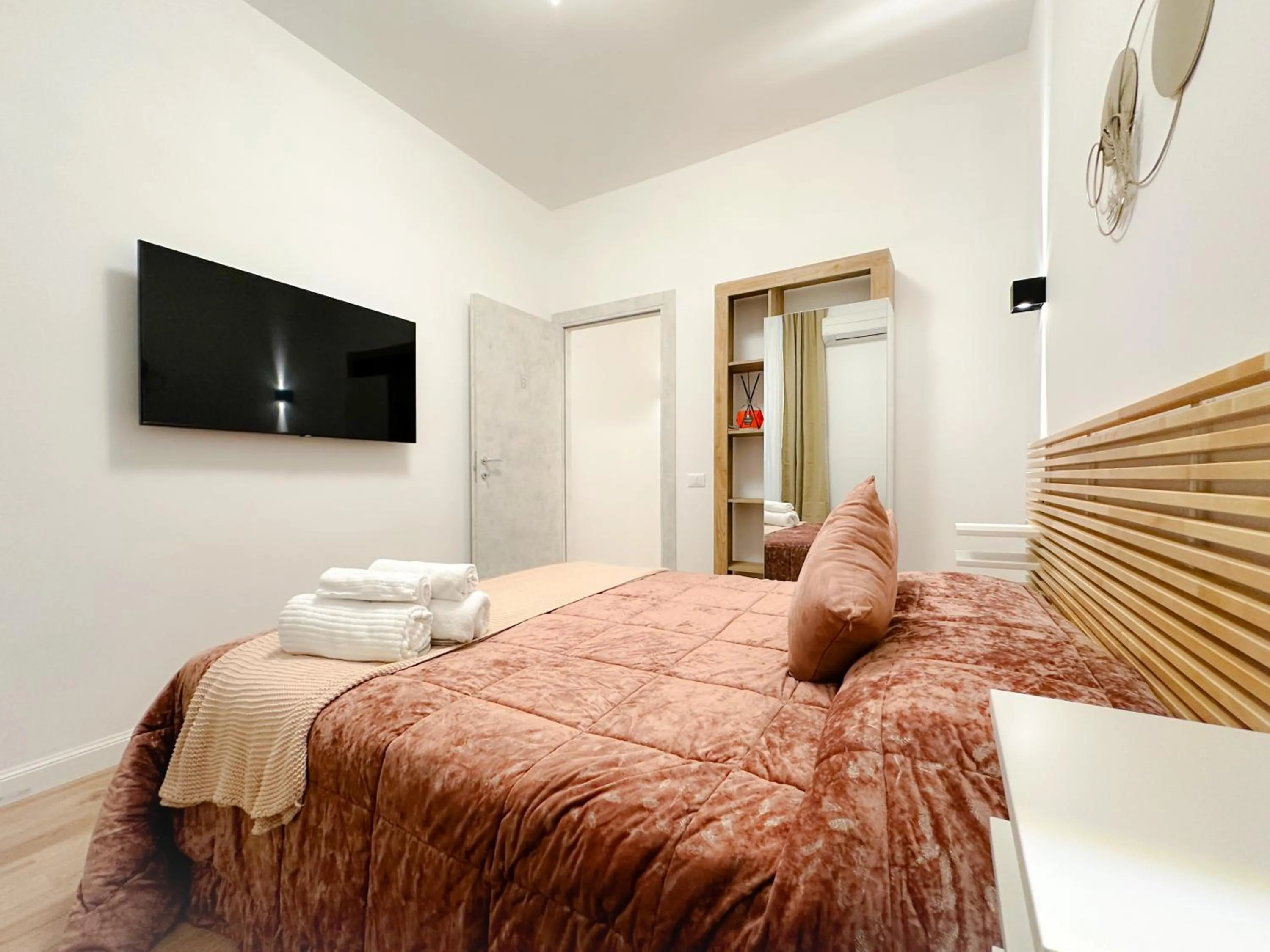 Bed in Colosseum Luxury Guest House