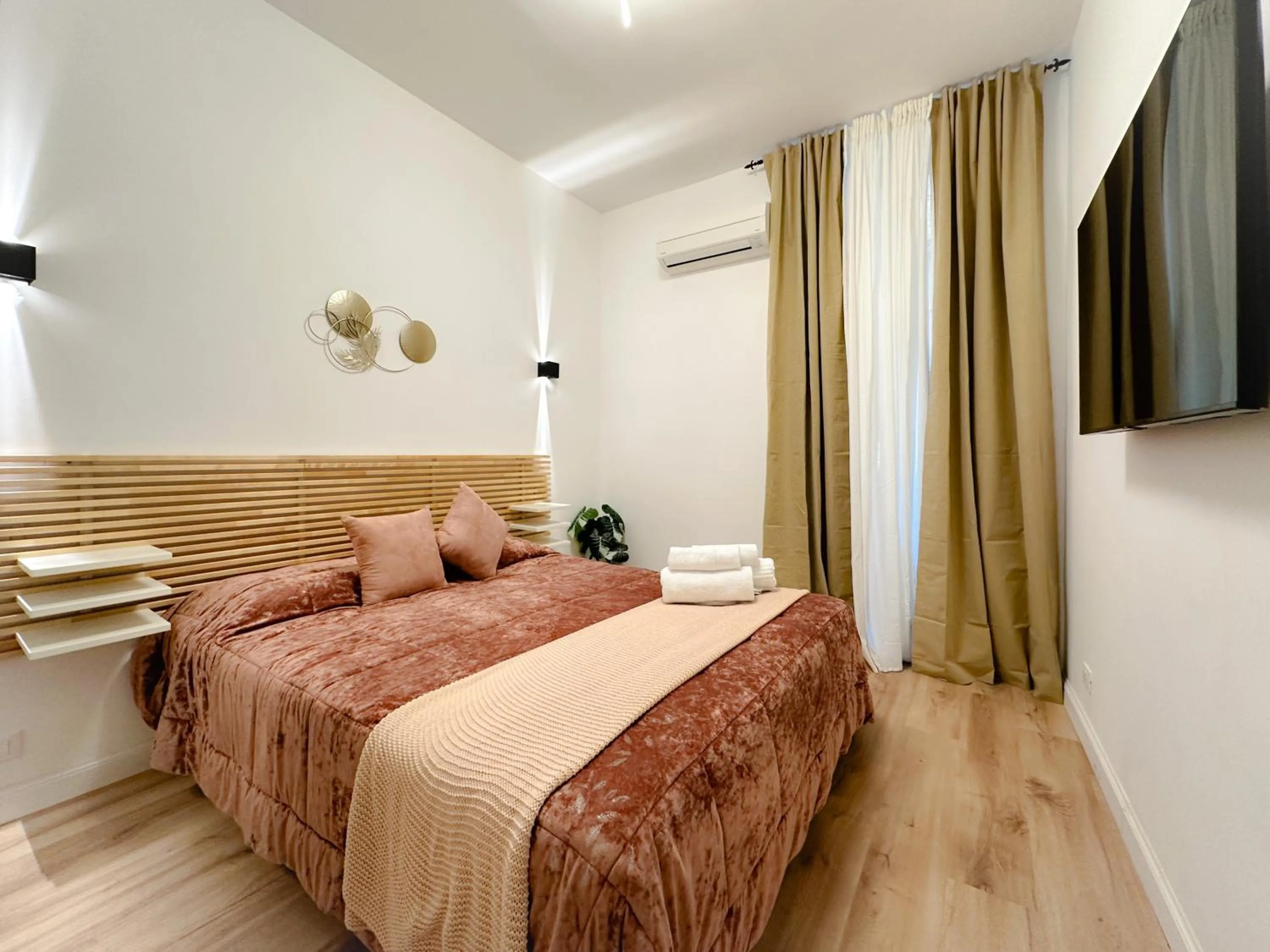 Bed in Colosseum Luxury Guest House