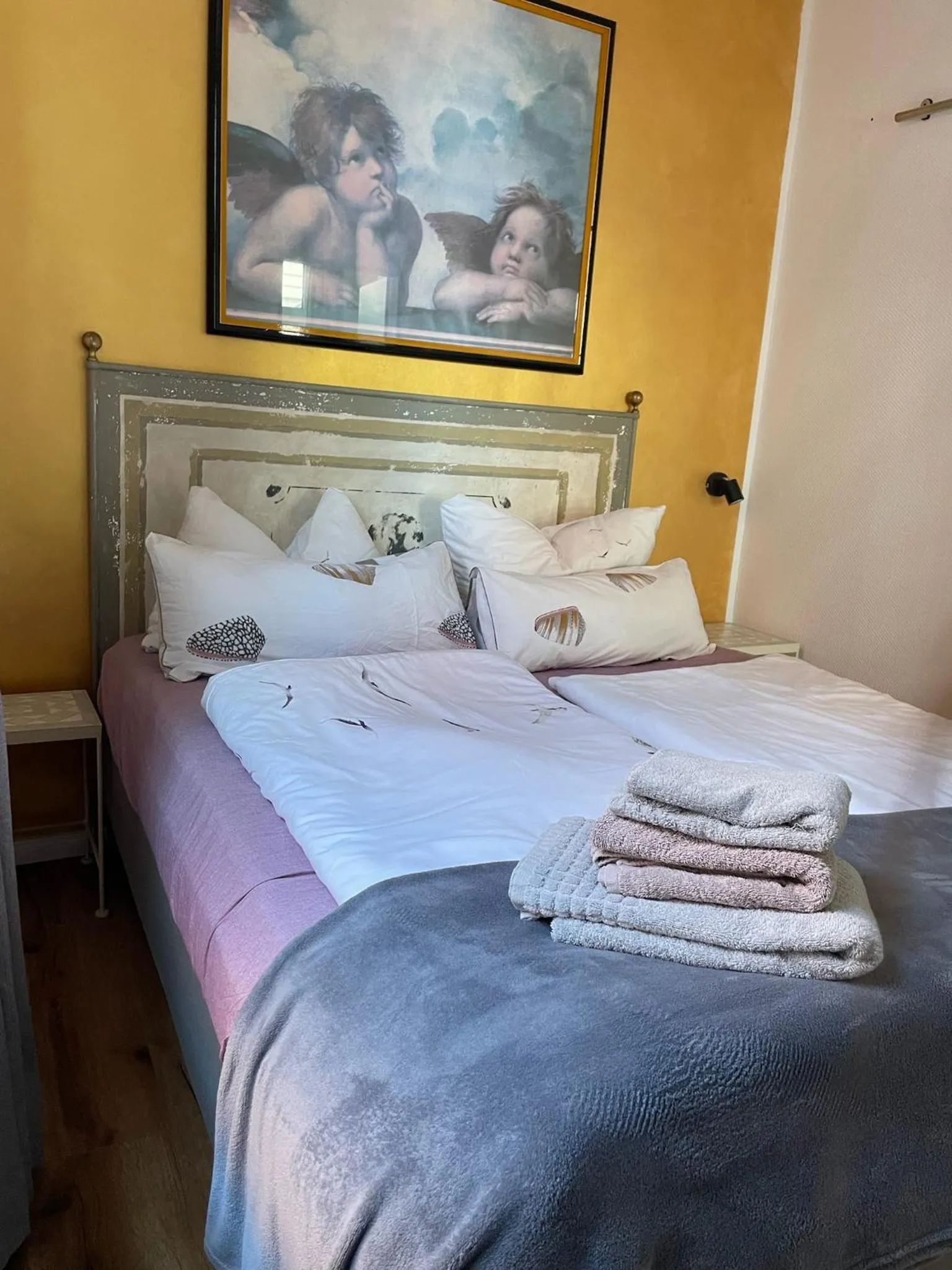 Bed in Aparthotel Domizil