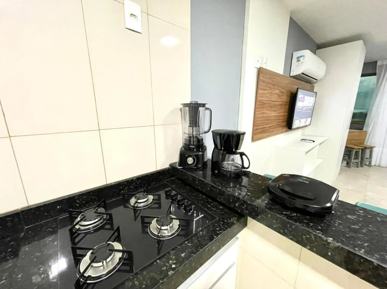 Coffee/tea facilities in LOFT PRAIA GRANDE Vista Mar