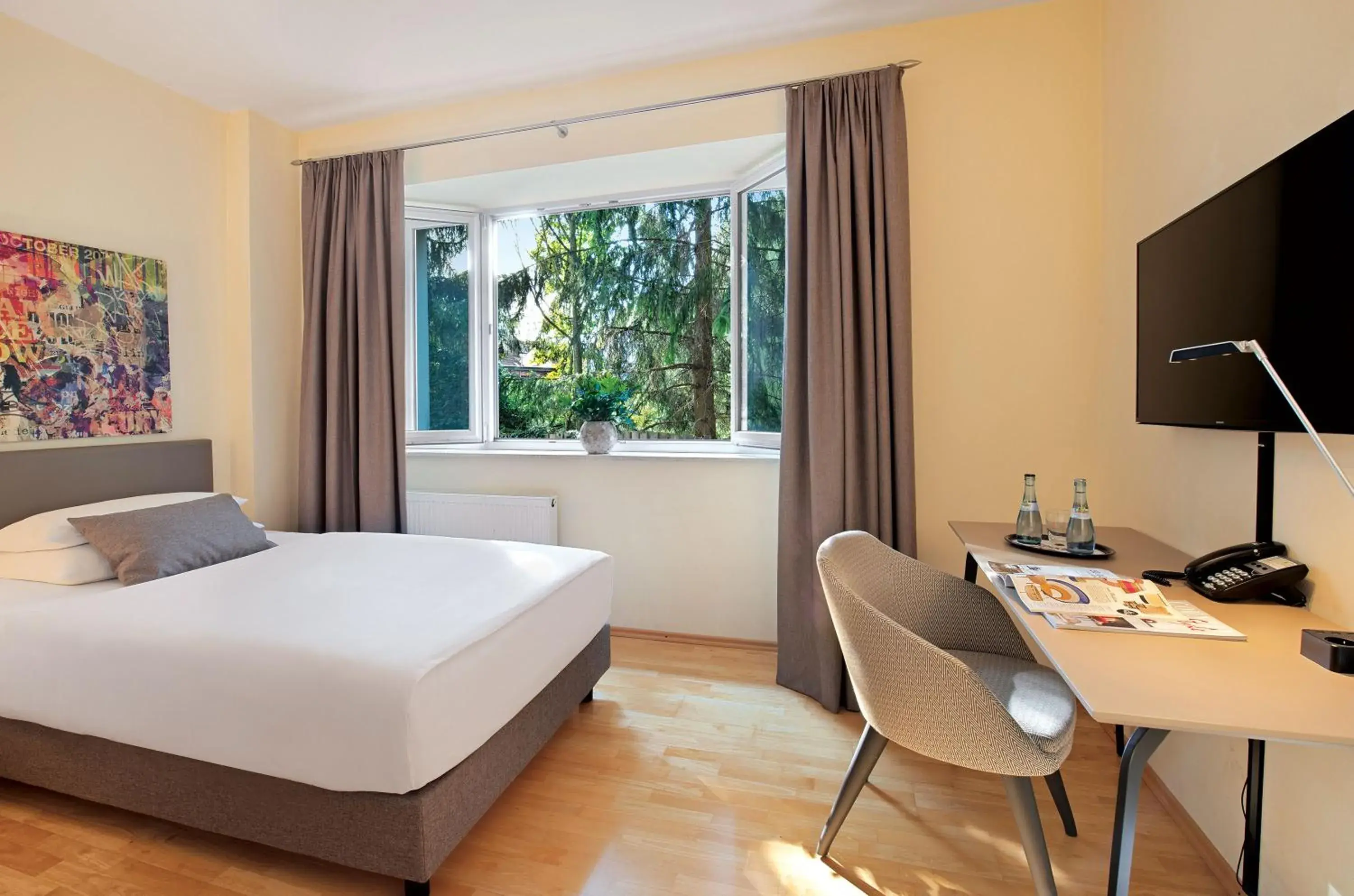 Superior Double Room with side, spa park or garden view in Hotel Villa Medici Superior Double Room with side, spa park or garden view in Hotel Villa Medici