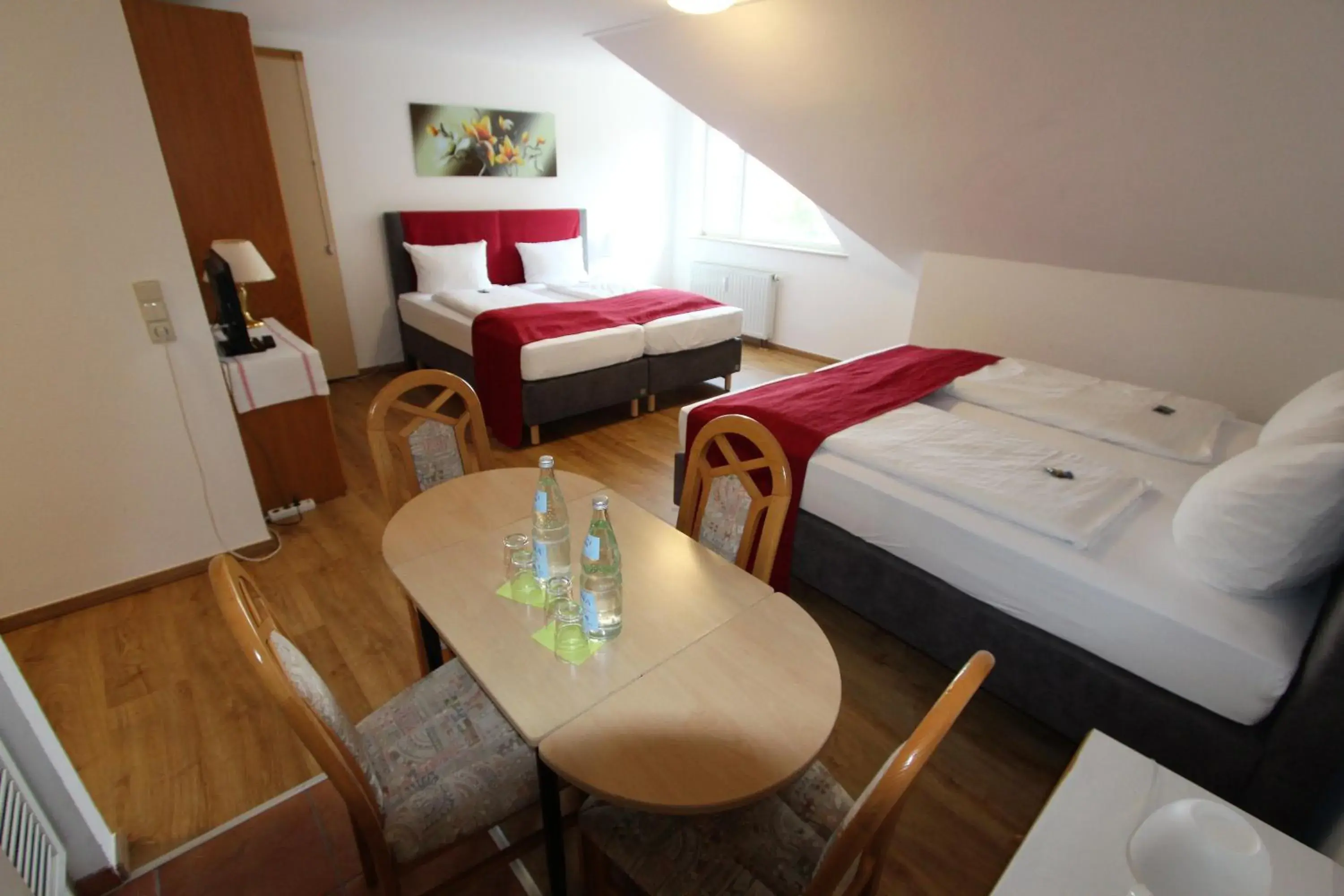 Quadruple Room in Hotel Leo Mühlhausen Quadruple Room in Hotel Leo Mühlhausen