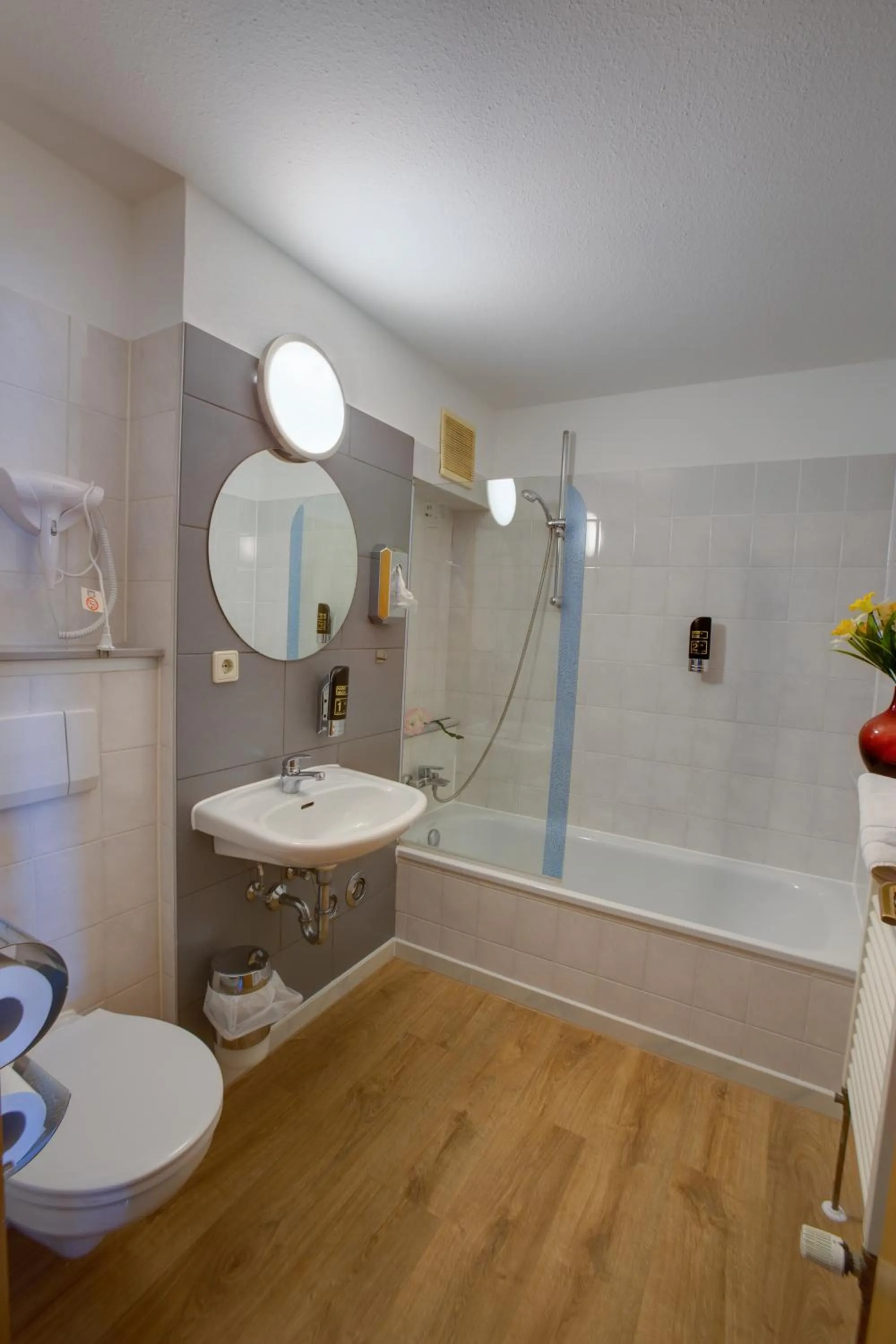 Bathroom in Hotel Leo Mühlhausen