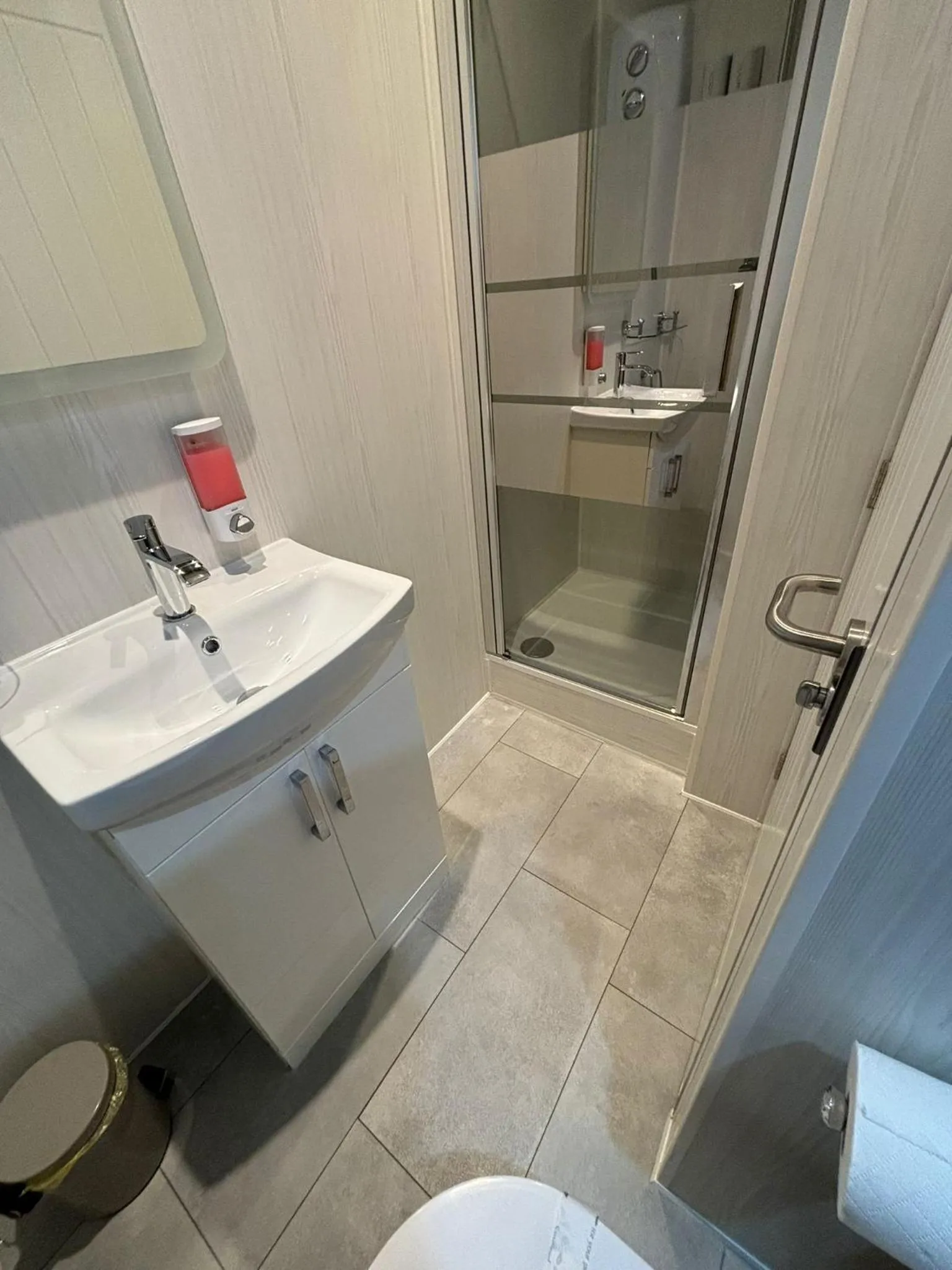 Bathroom in Kings Boutique Hotel