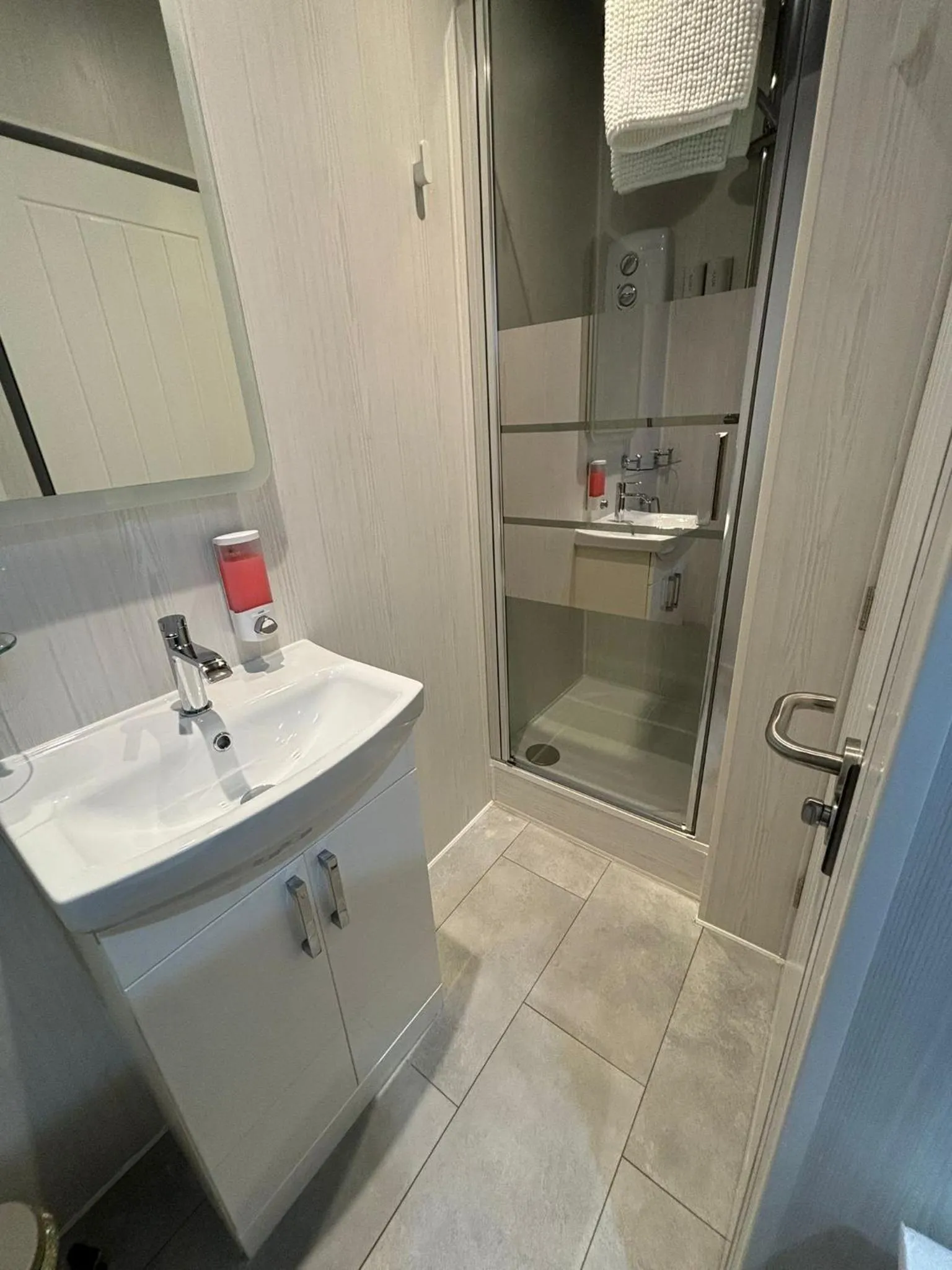 Bathroom in Kings Boutique Hotel