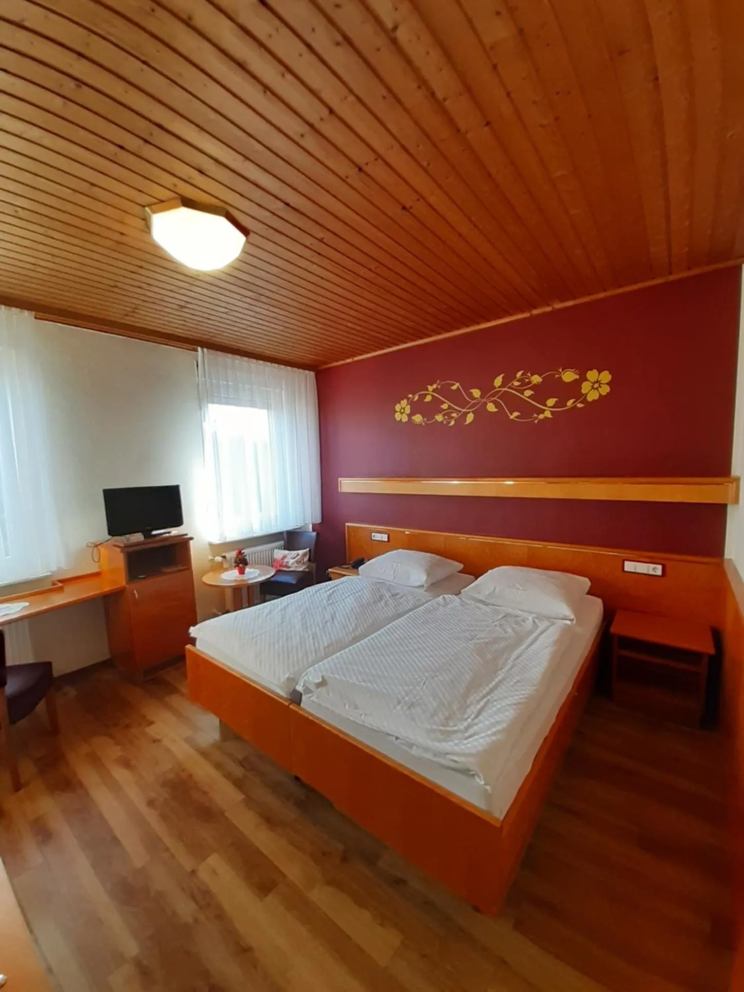 Bedroom, Bed in Hotel-Gasthof Zum Freigericht