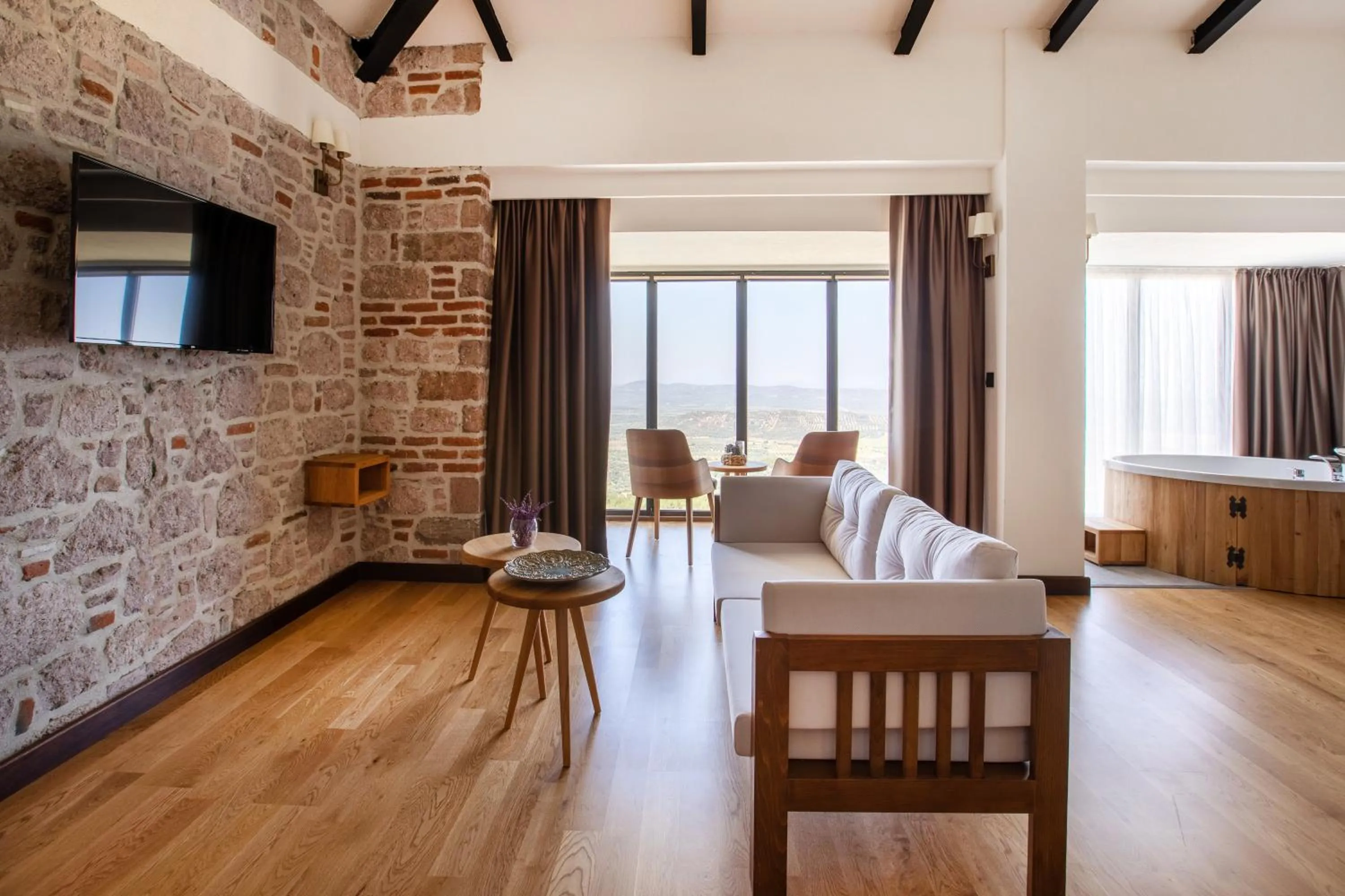 Hot Tub in Marlo Ayvalık 12 Plus Adult Only