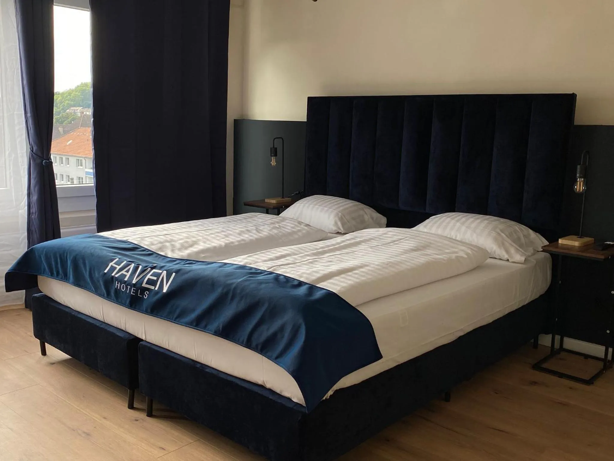 Bedroom, Bed in Haven Hotel - Wuppertal