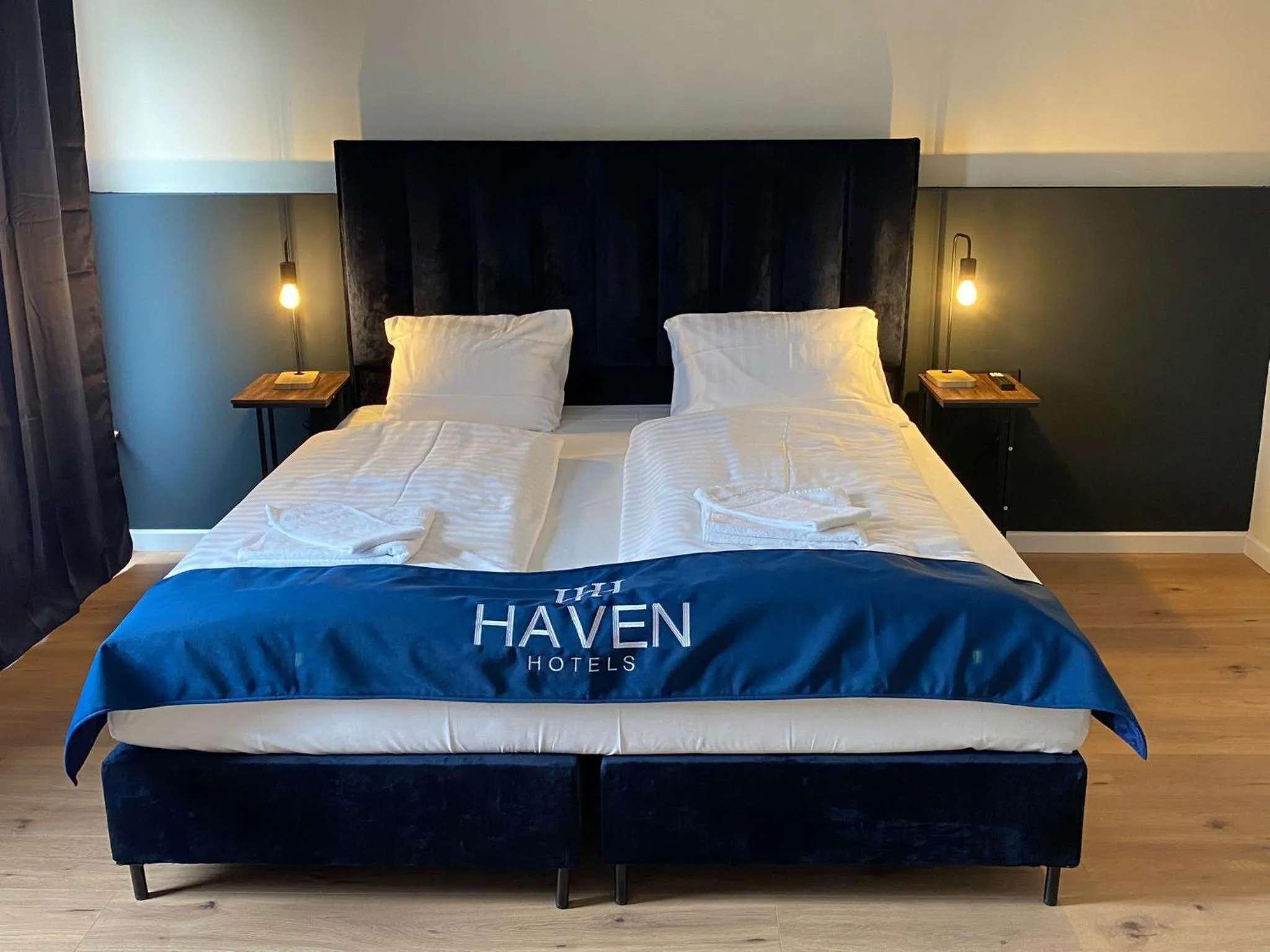 Bedroom, Bed in Haven Hotel - Wuppertal