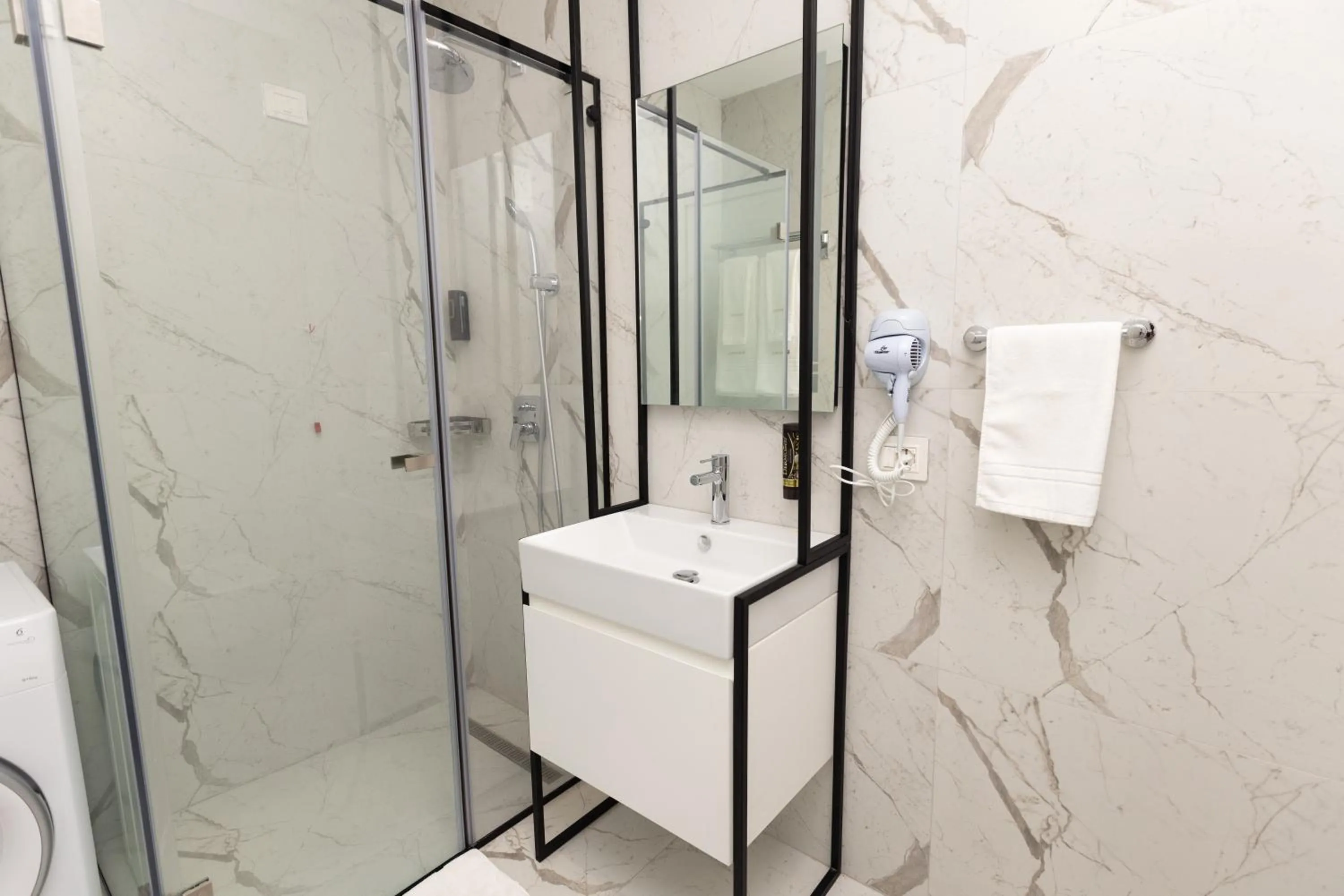 Toilet in Habitat Hotel Tirana