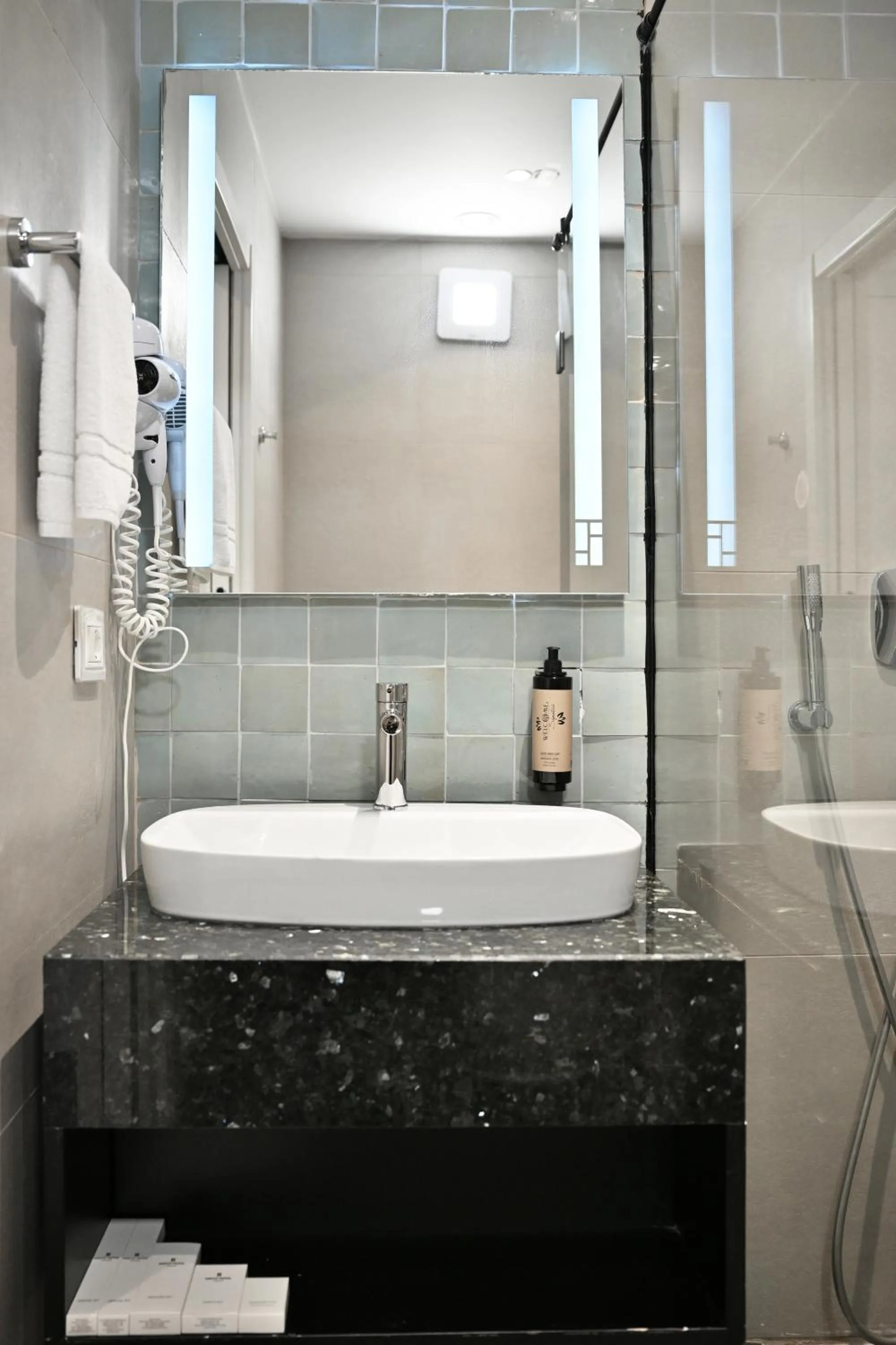 Toilet in Habitat Hotel Tirana