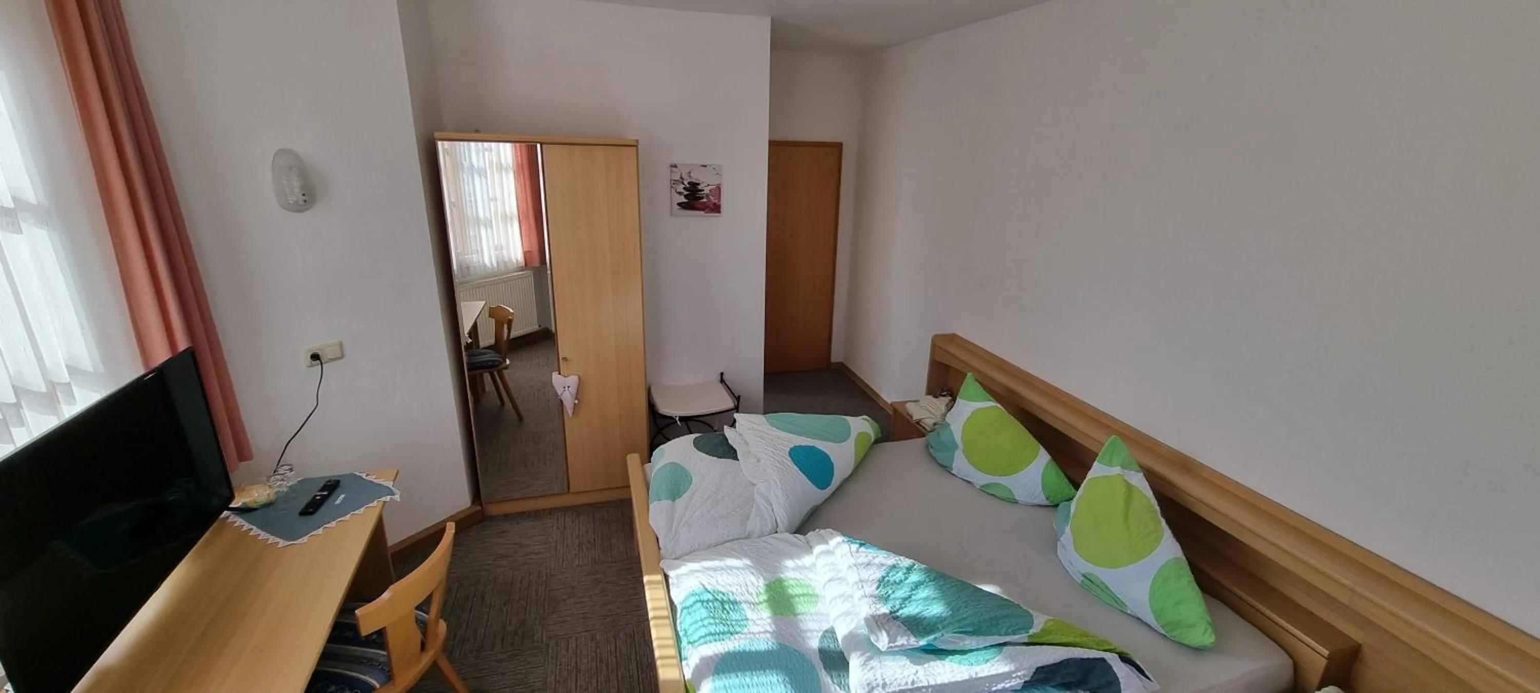 Photo of the whole room, Bed in Gasthof Landhaus Adorf