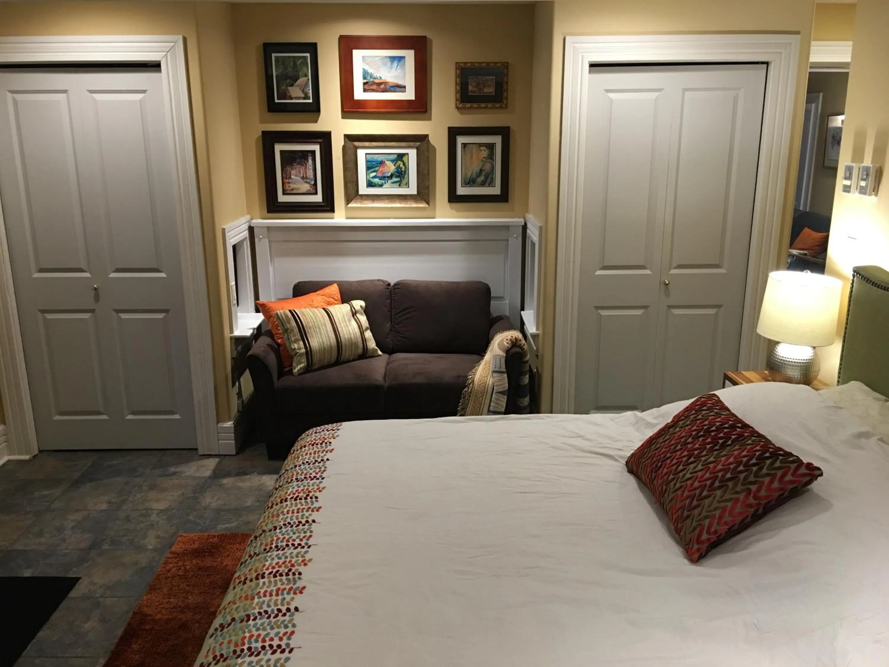 Deluxe Queen Suite in Robert Porter House Inn
