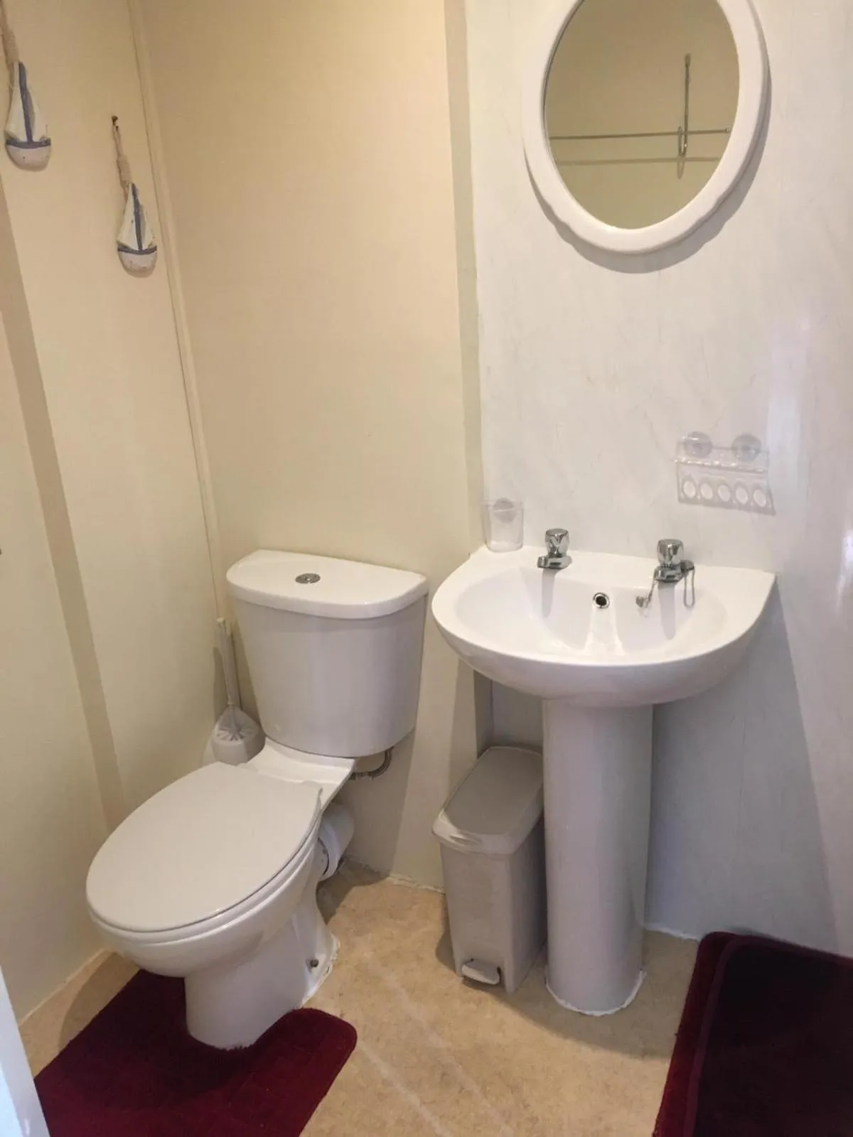 Bathroom in White Moon Hotel