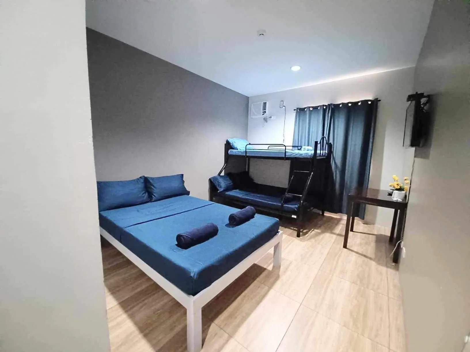 Bedroom, Bed in 2020 Travelers Inn