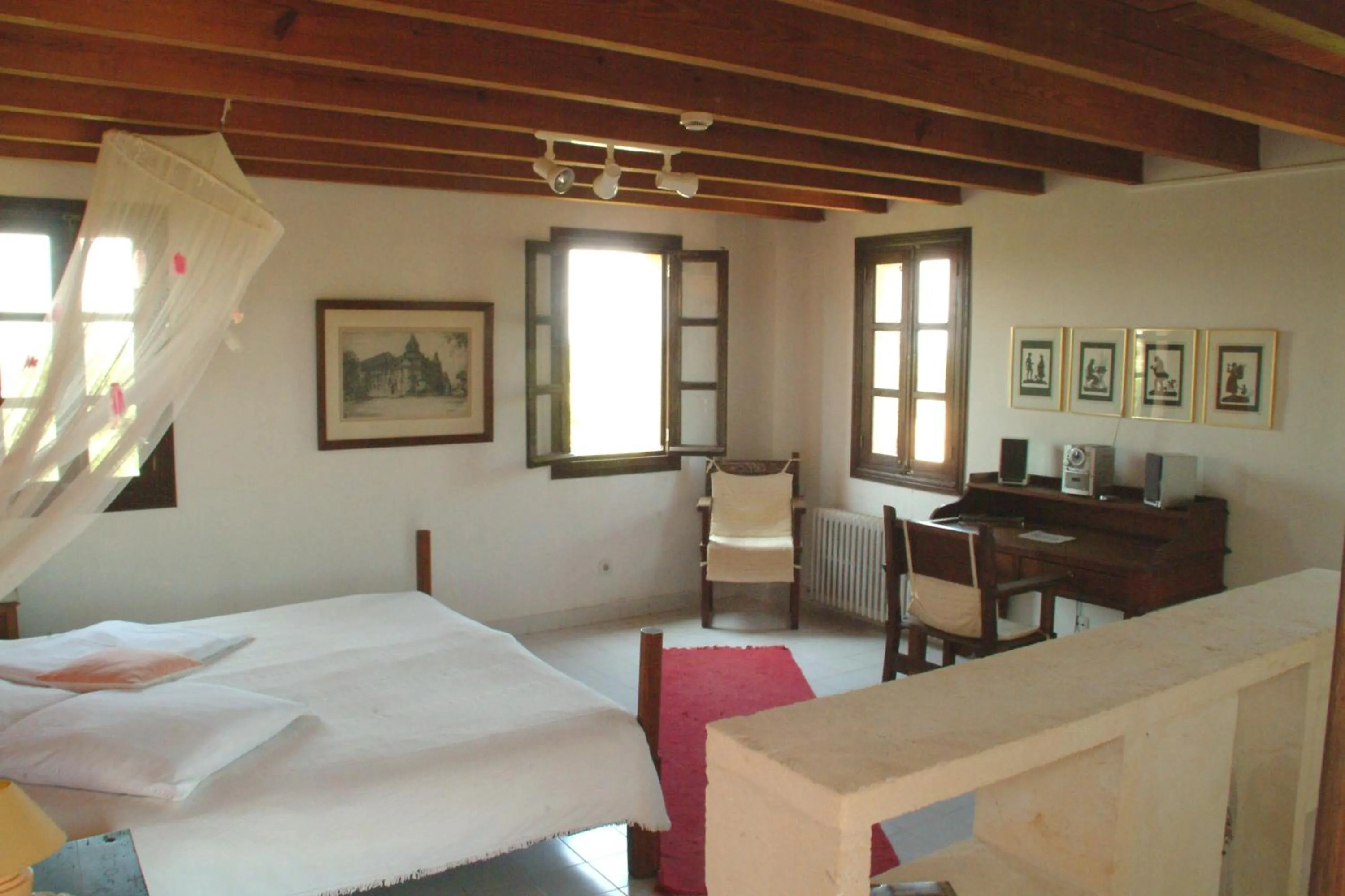 Day, Bed in Son Baulo