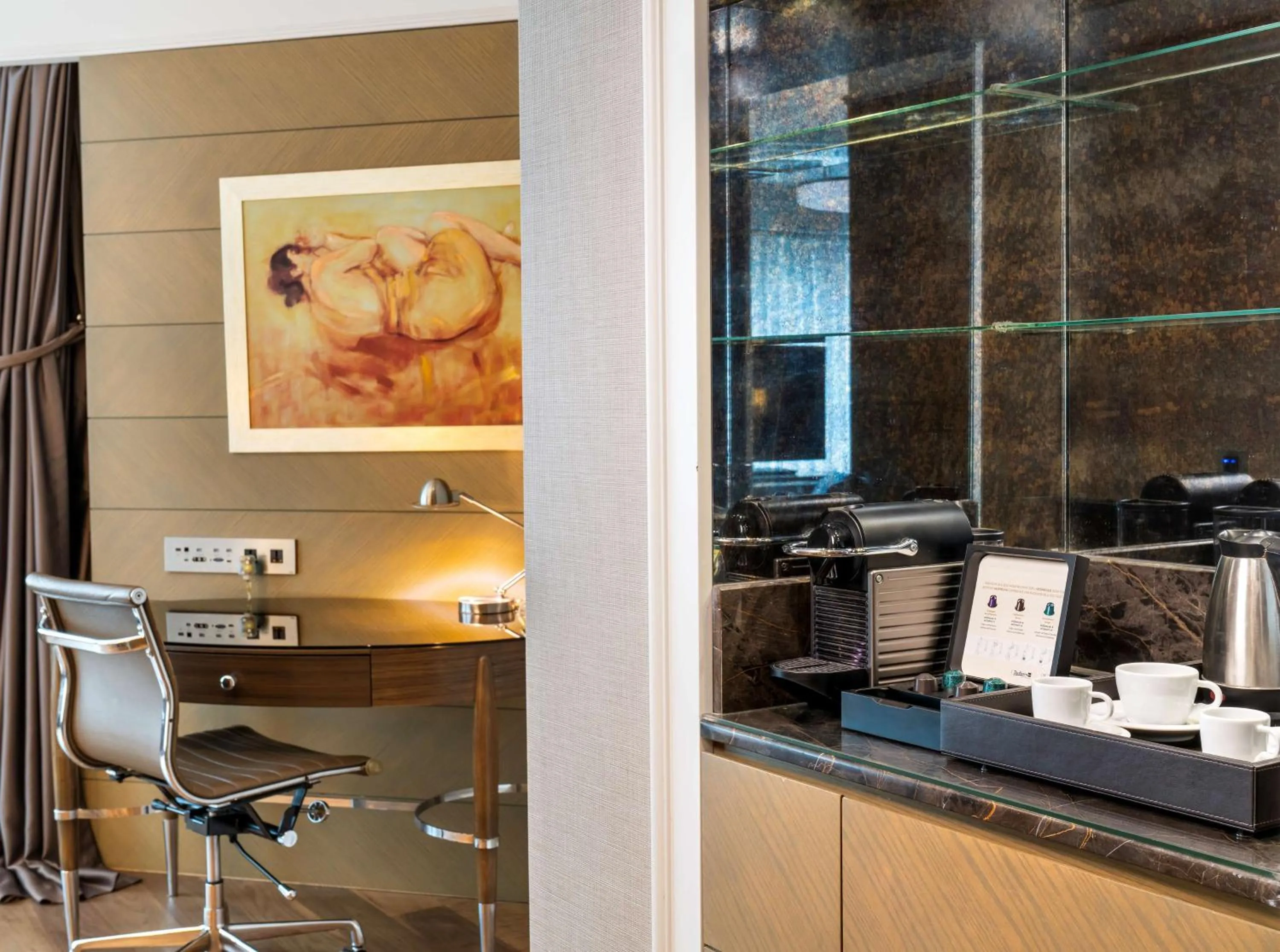 Photo of the whole room in Radisson Blu Hotel, Istanbul Sisli