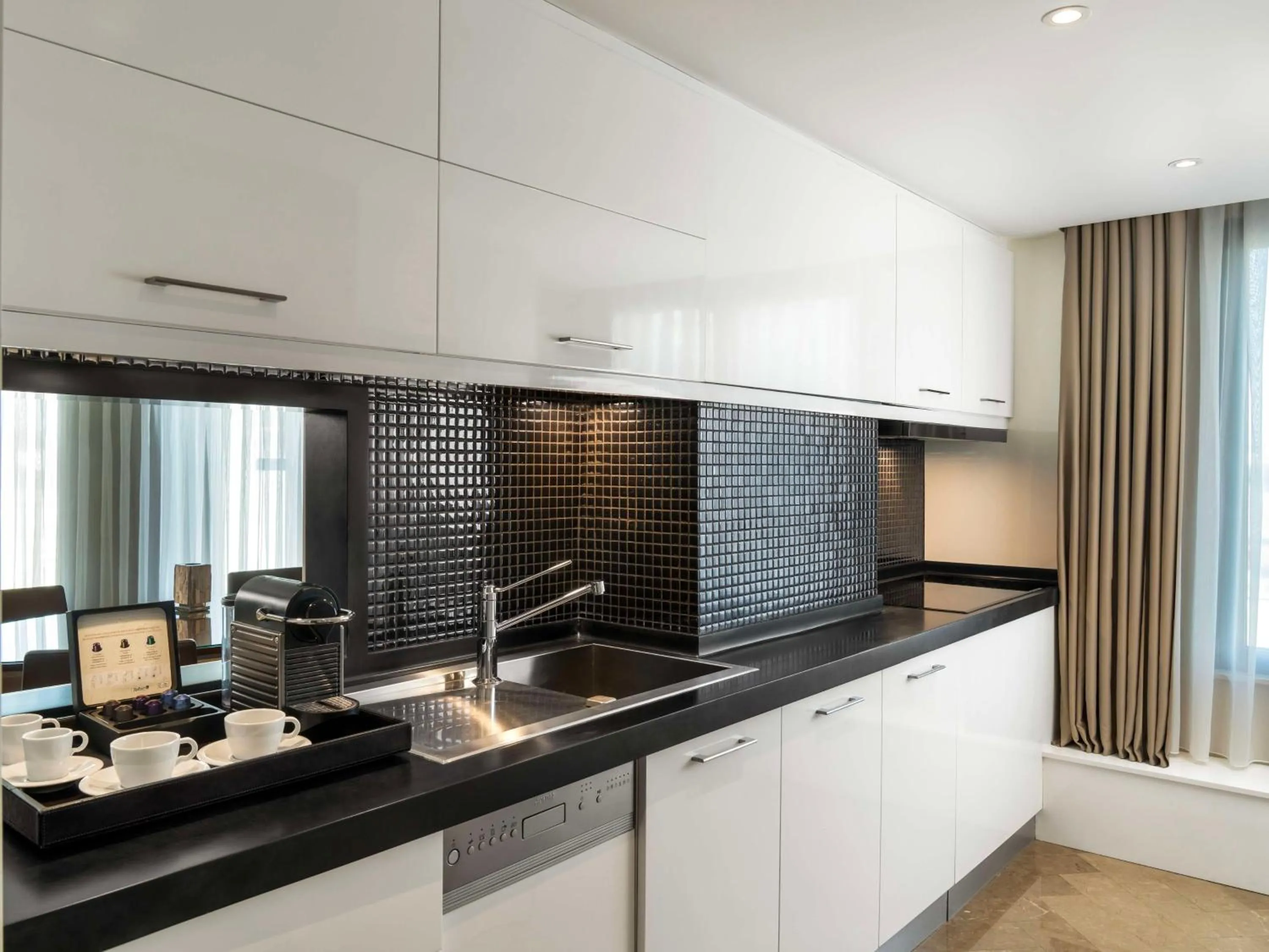 Kitchen or kitchenette in Radisson Blu Hotel, Istanbul Sisli