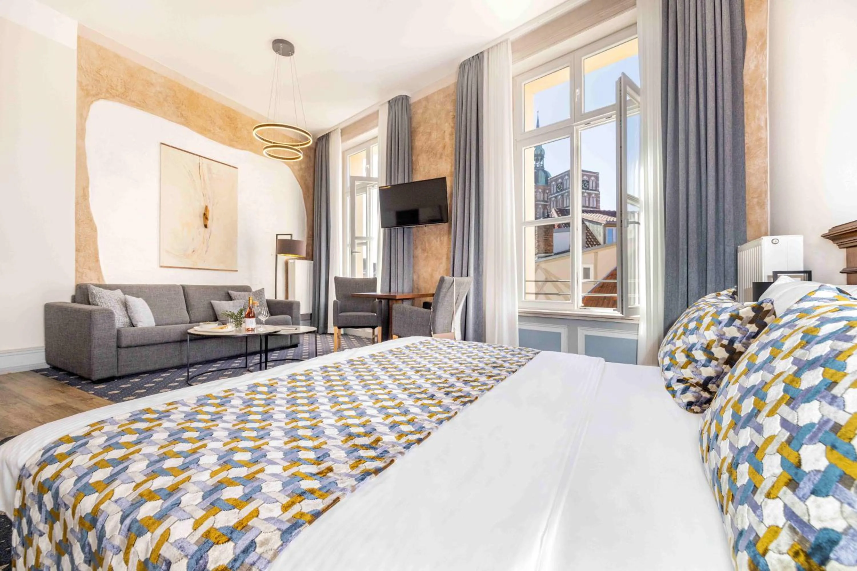 Photo of the whole room, Bed in Apartments Altes Konsulat