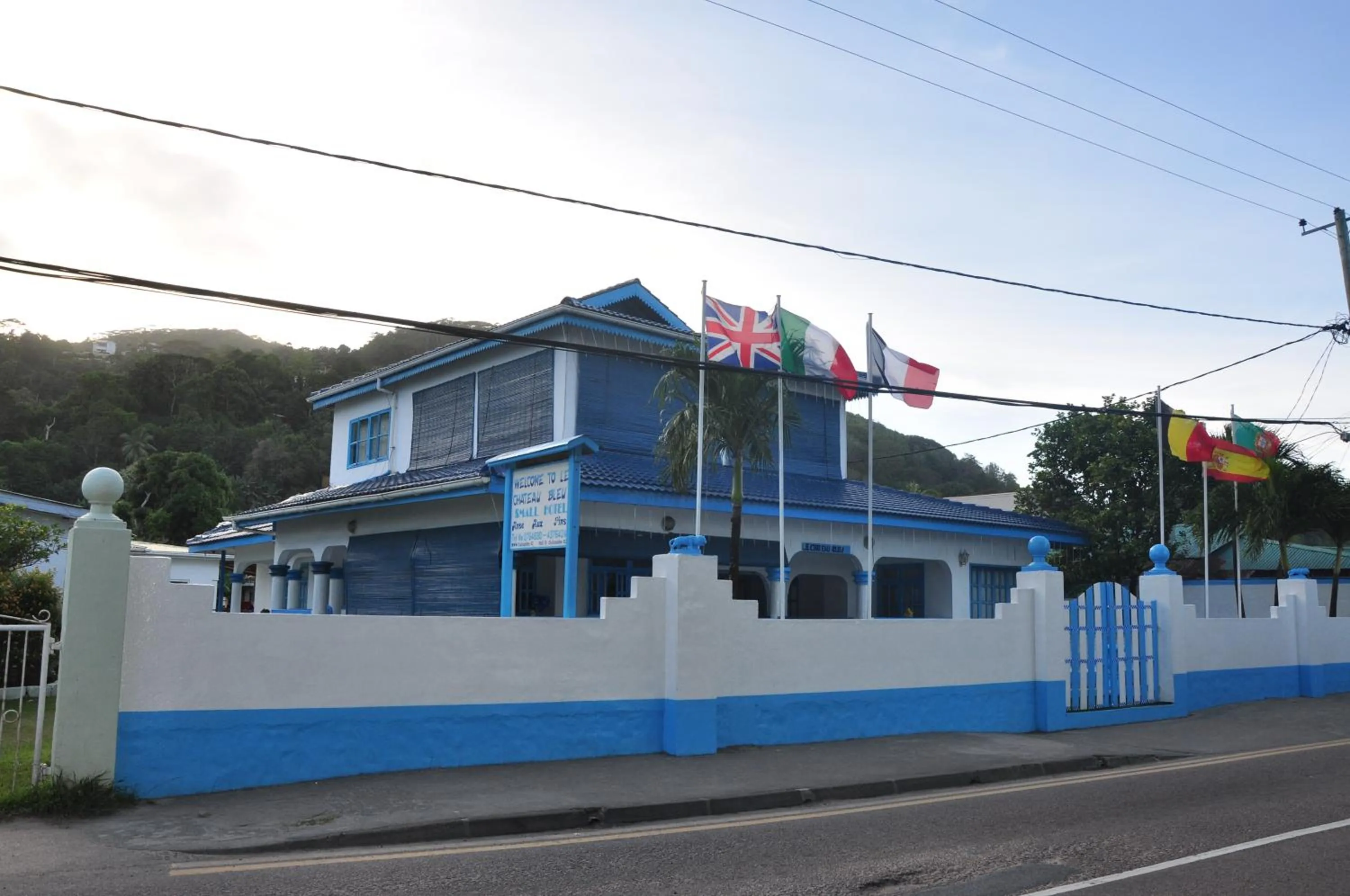 Facade/entrance in Le Chateau Bleu