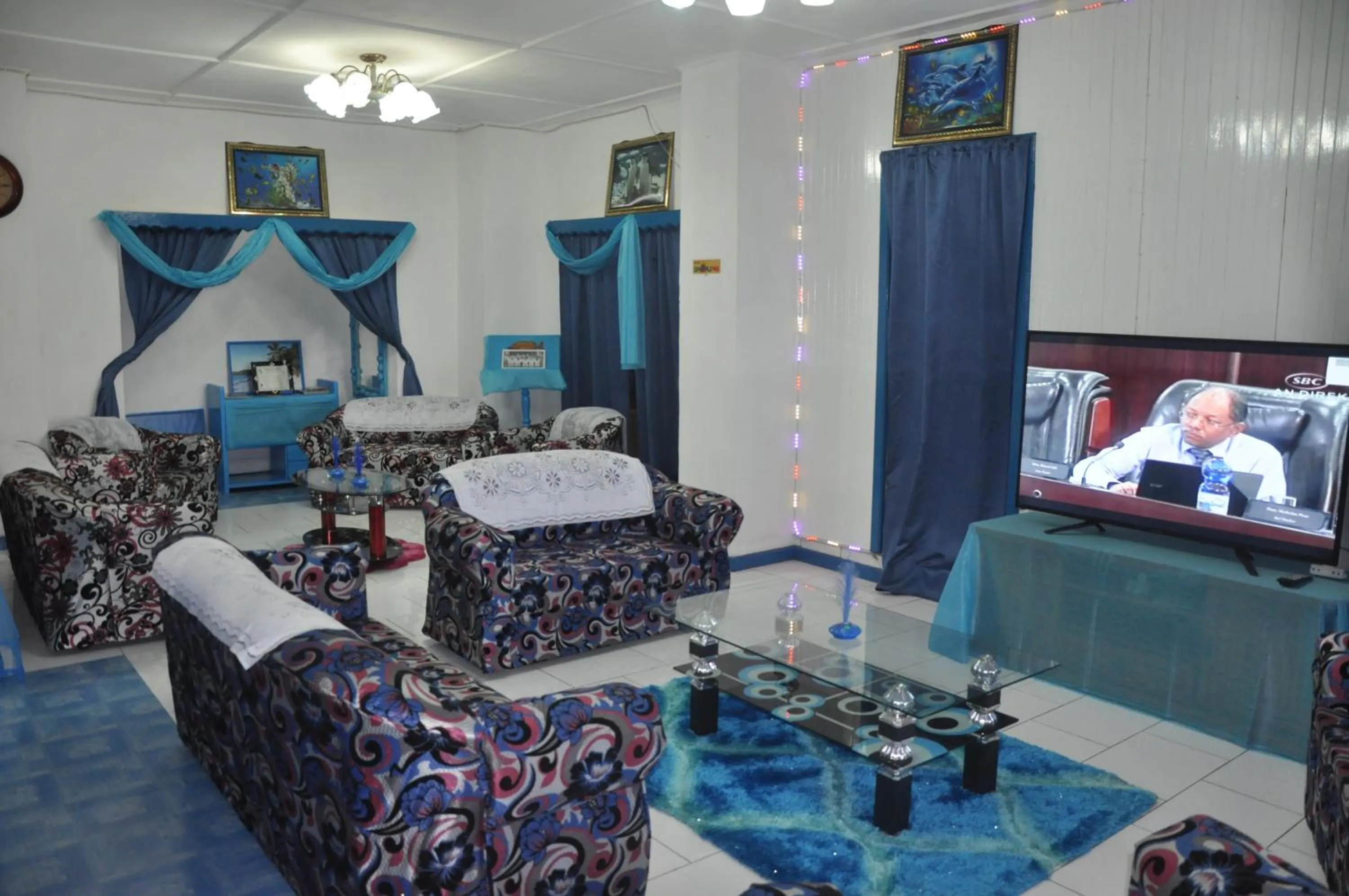 TV and multimedia in Le Chateau Bleu